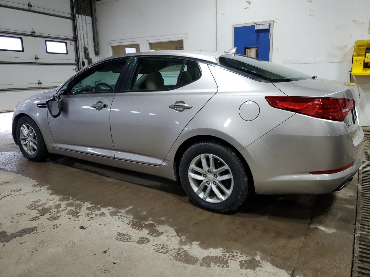 Photo 1 VIN: KNAGM4A72D5372077 - KIA OPTIMA 