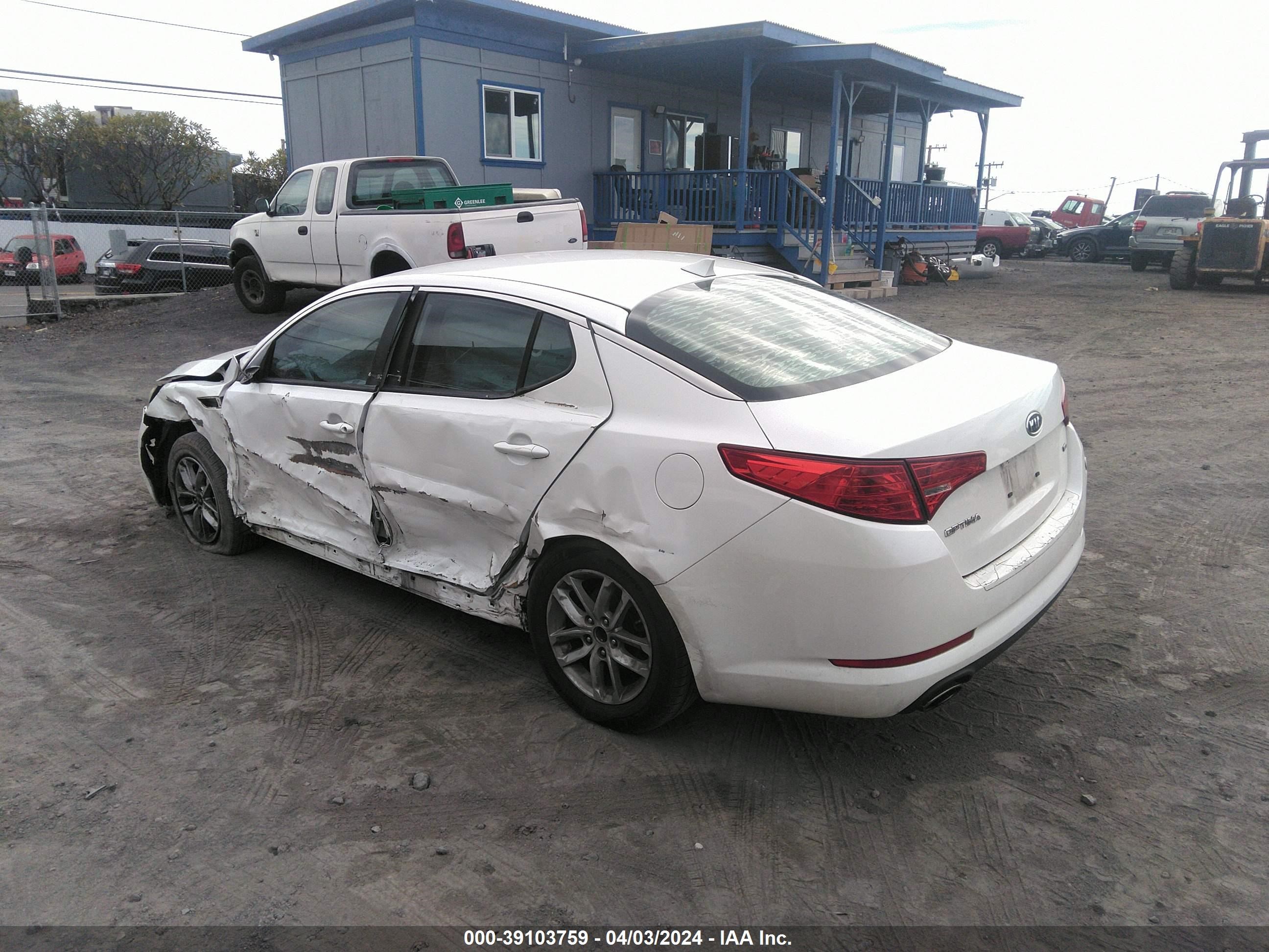 Photo 2 VIN: KNAGM4A73B5123865 - KIA OPTIMA 