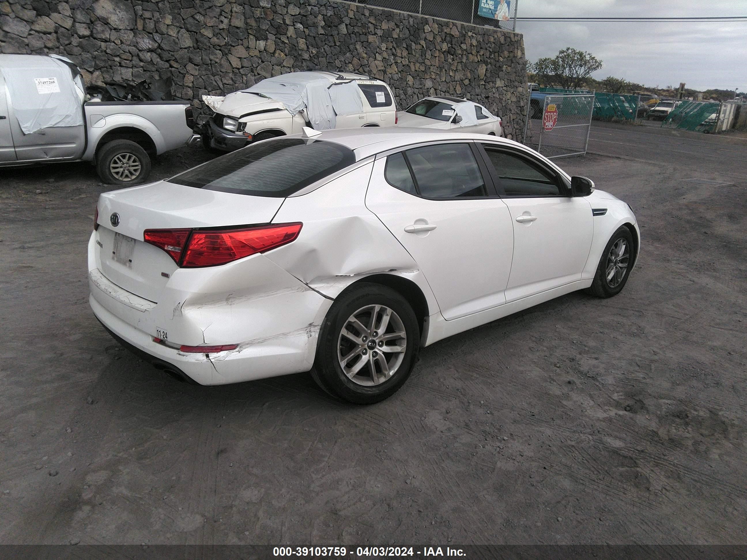 Photo 3 VIN: KNAGM4A73B5123865 - KIA OPTIMA 