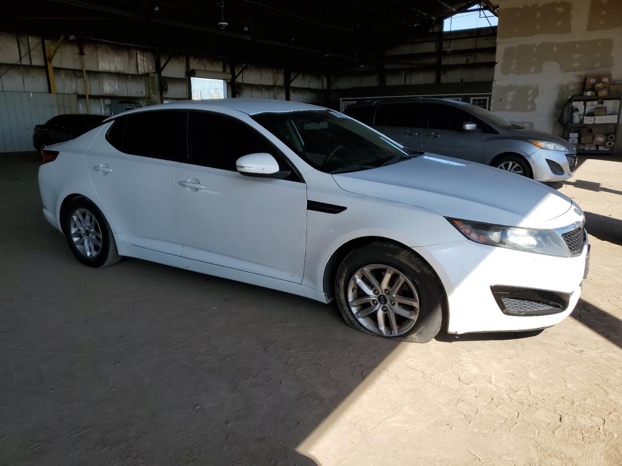 Photo 3 VIN: KNAGM4A74B5124765 - KIA OPTIMA 