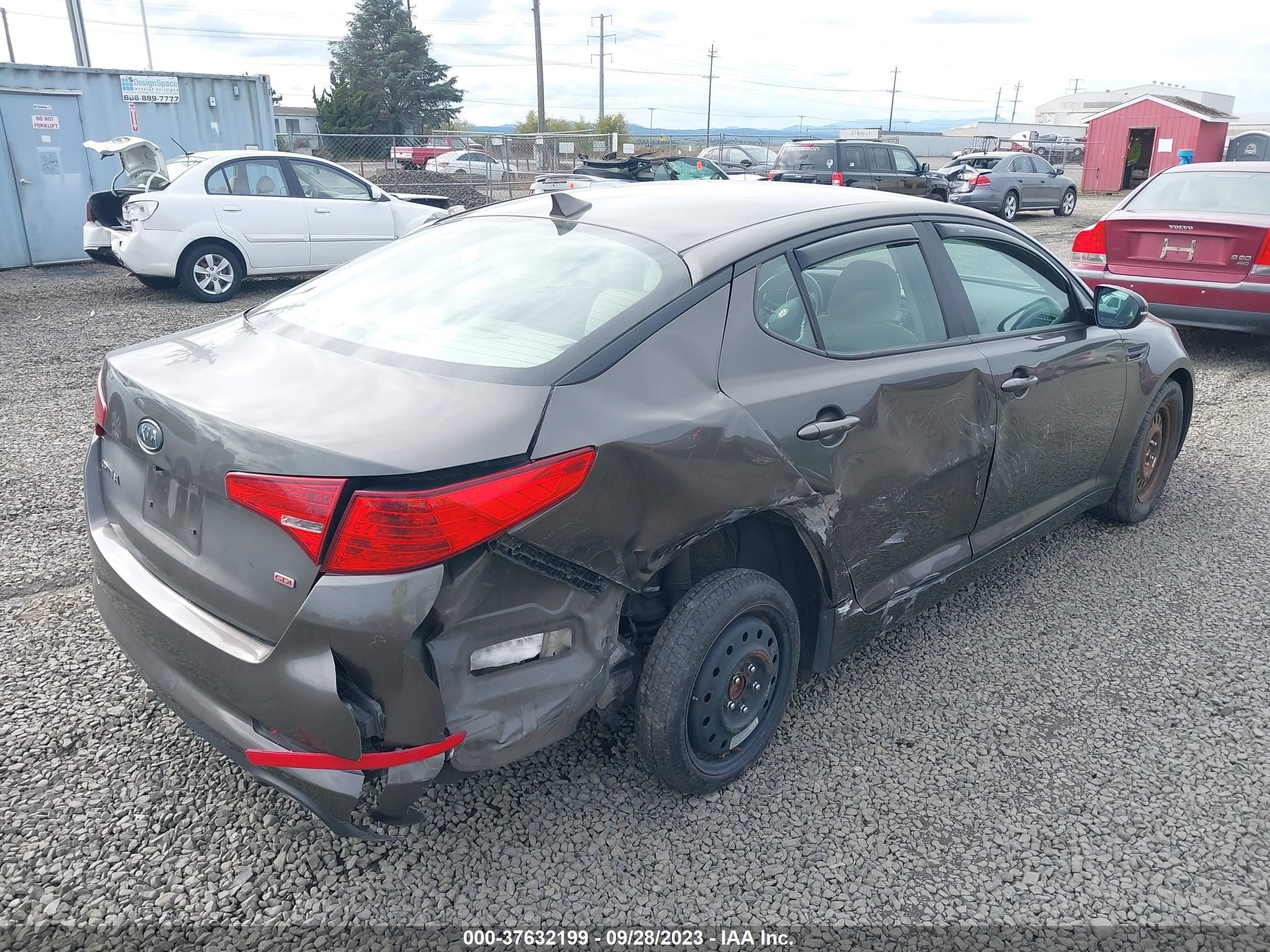 Photo 3 VIN: KNAGM4A75B5159833 - KIA OPTIMA 