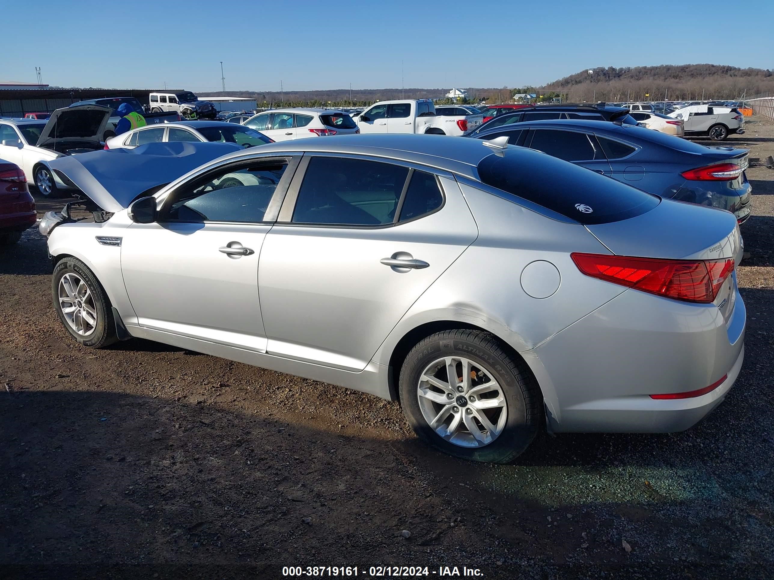 Photo 13 VIN: KNAGM4A75B5179337 - KIA OPTIMA 