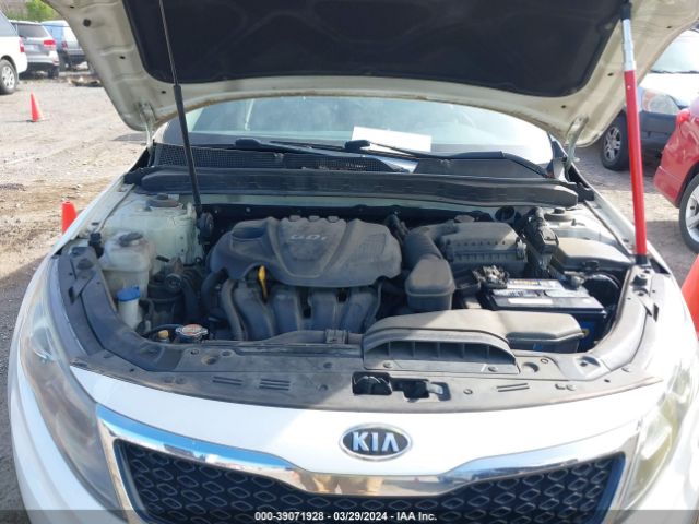 Photo 9 VIN: KNAGM4A76B5058669 - KIA OPTIMA 