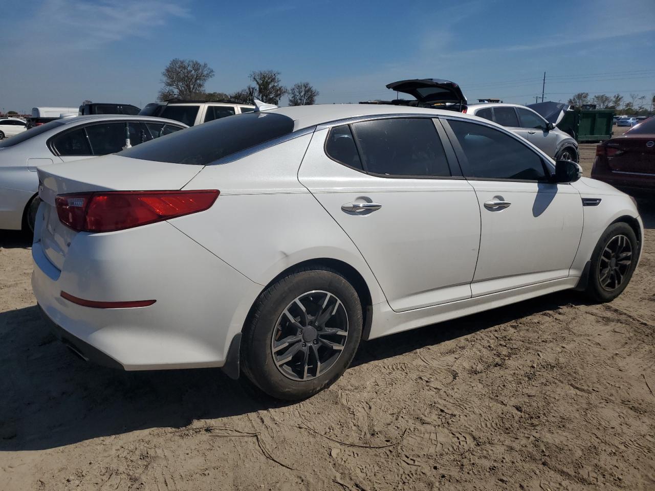 Photo 2 VIN: KNAGM4A76F5556165 - KIA OPTIMA 