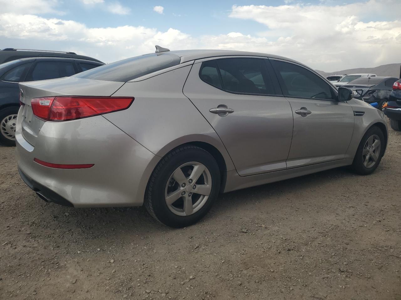 Photo 2 VIN: KNAGM4A76F5560796 - KIA OPTIMA 