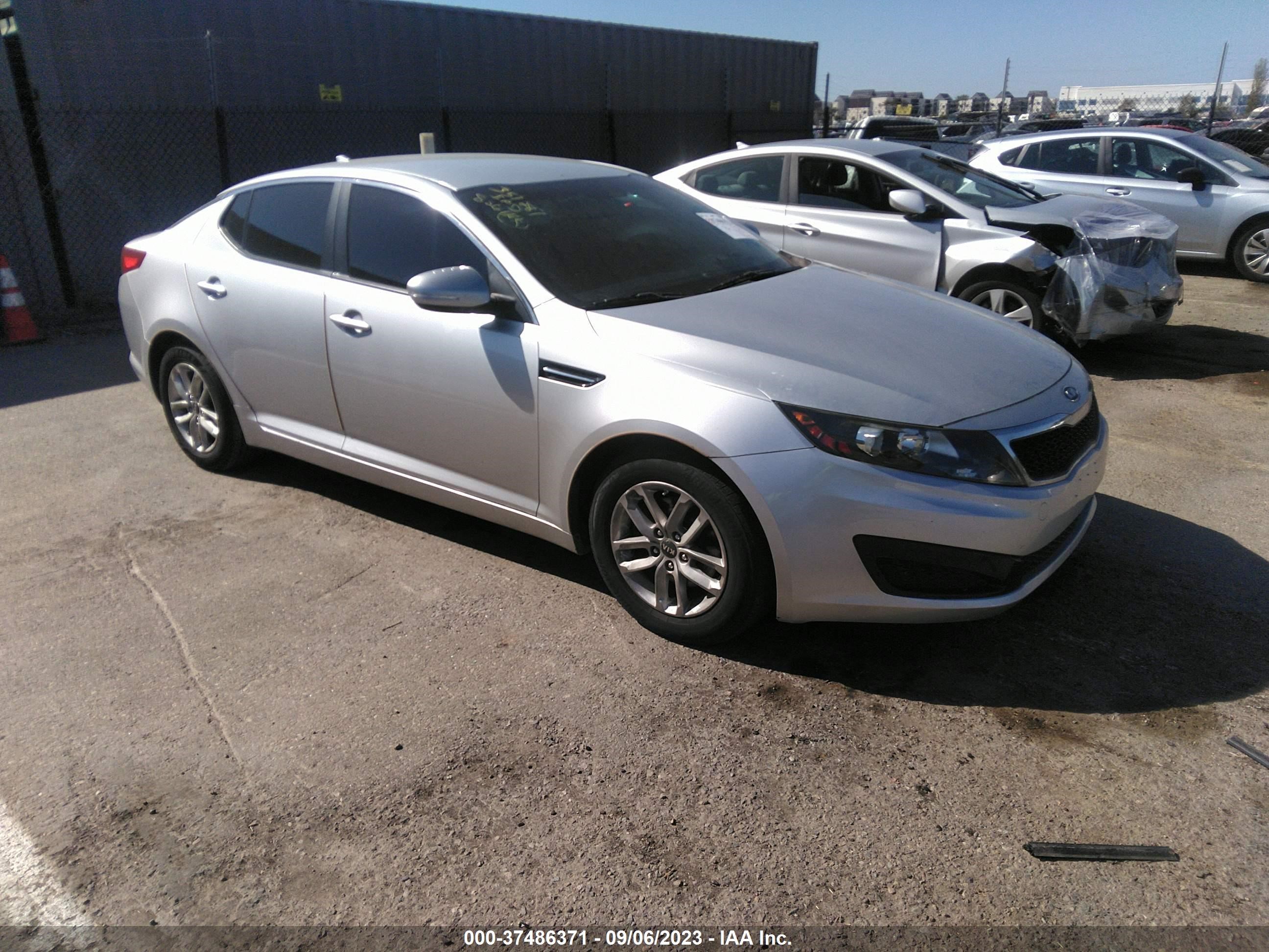 Photo 0 VIN: KNAGM4A77B5096766 - KIA OPTIMA 