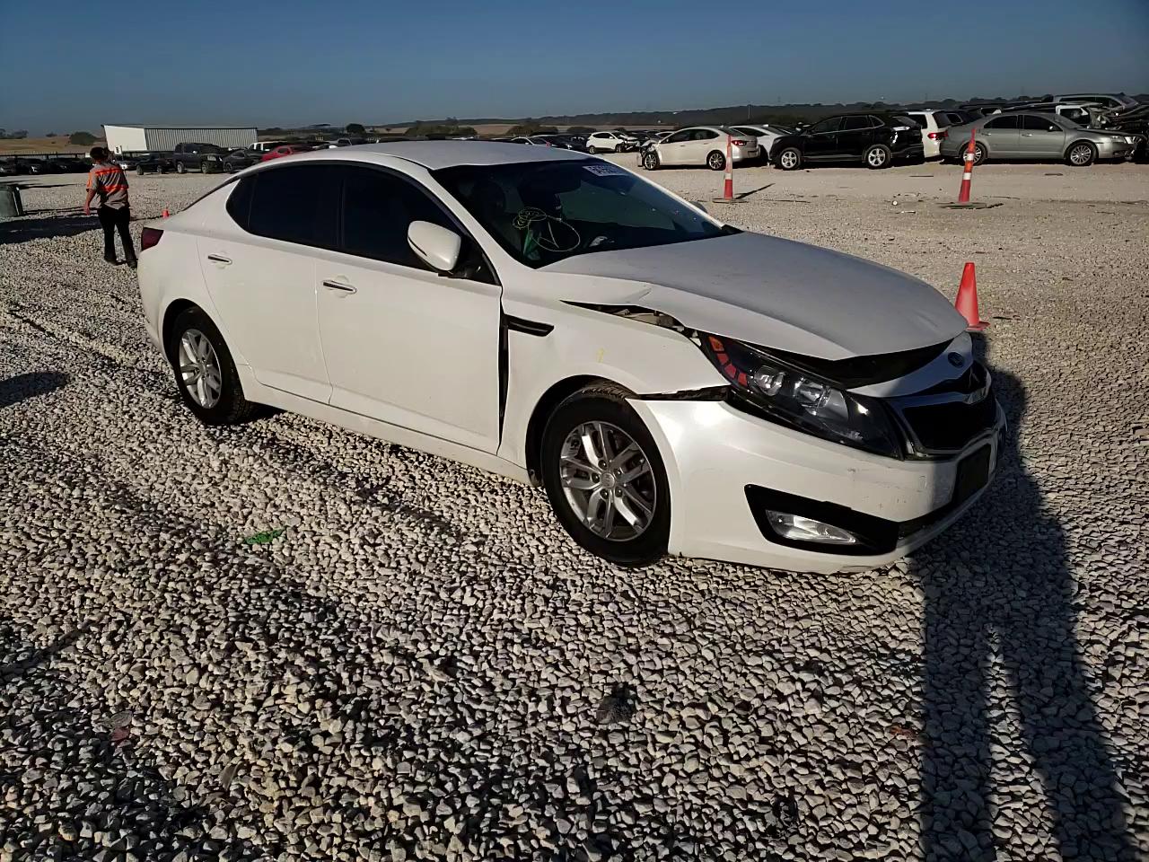 Photo 10 VIN: KNAGM4A77D5322727 - KIA OPTIMA LX 