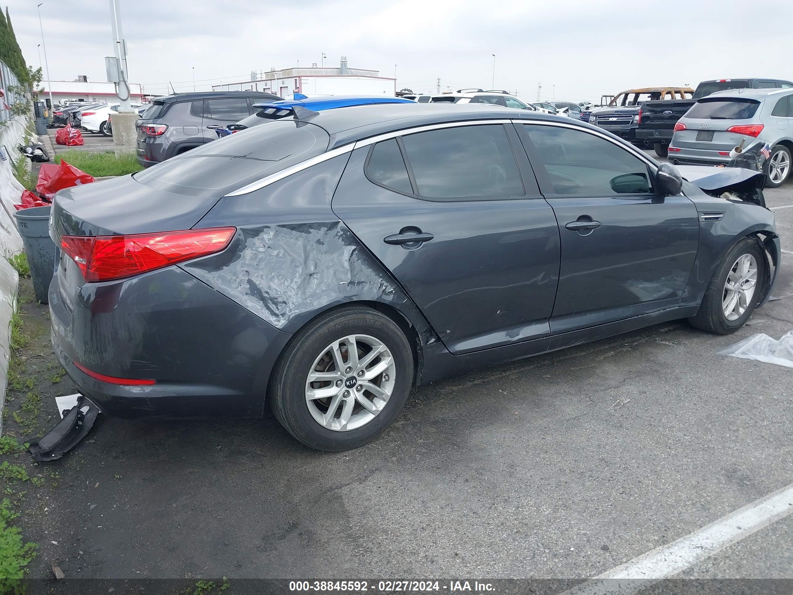 Photo 3 VIN: KNAGM4A78B5117804 - KIA OPTIMA 