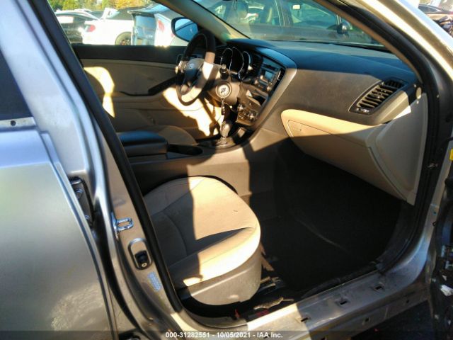 Photo 4 VIN: KNAGM4A78C5281880 - KIA OPTIMA 