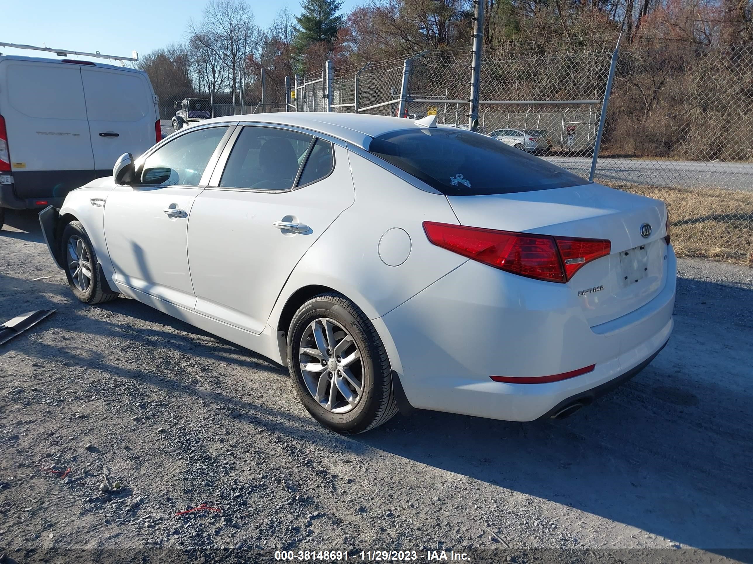 Photo 2 VIN: KNAGM4A78C5284133 - KIA OPTIMA 