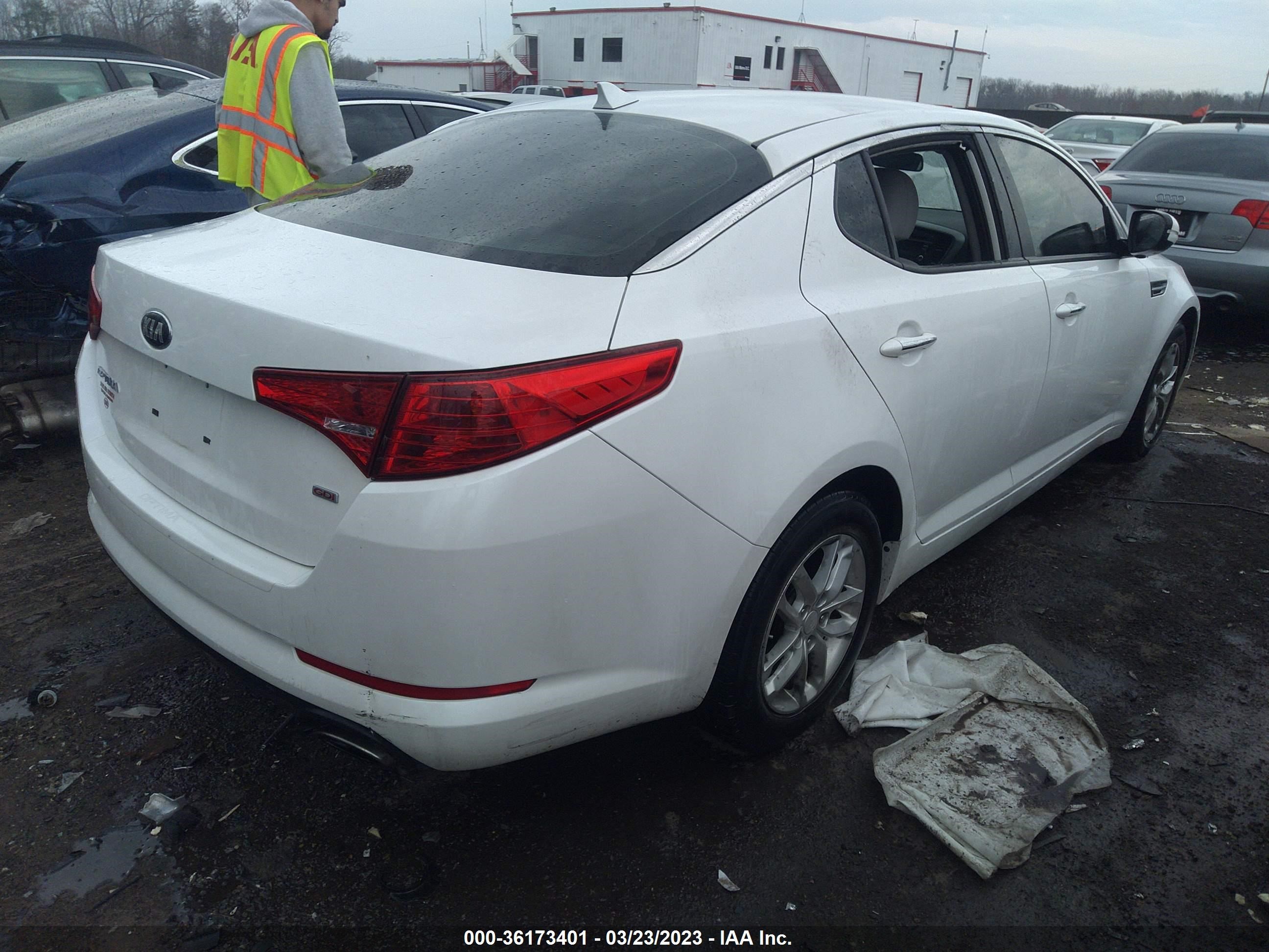 Photo 3 VIN: KNAGM4A78D5440785 - KIA OPTIMA 