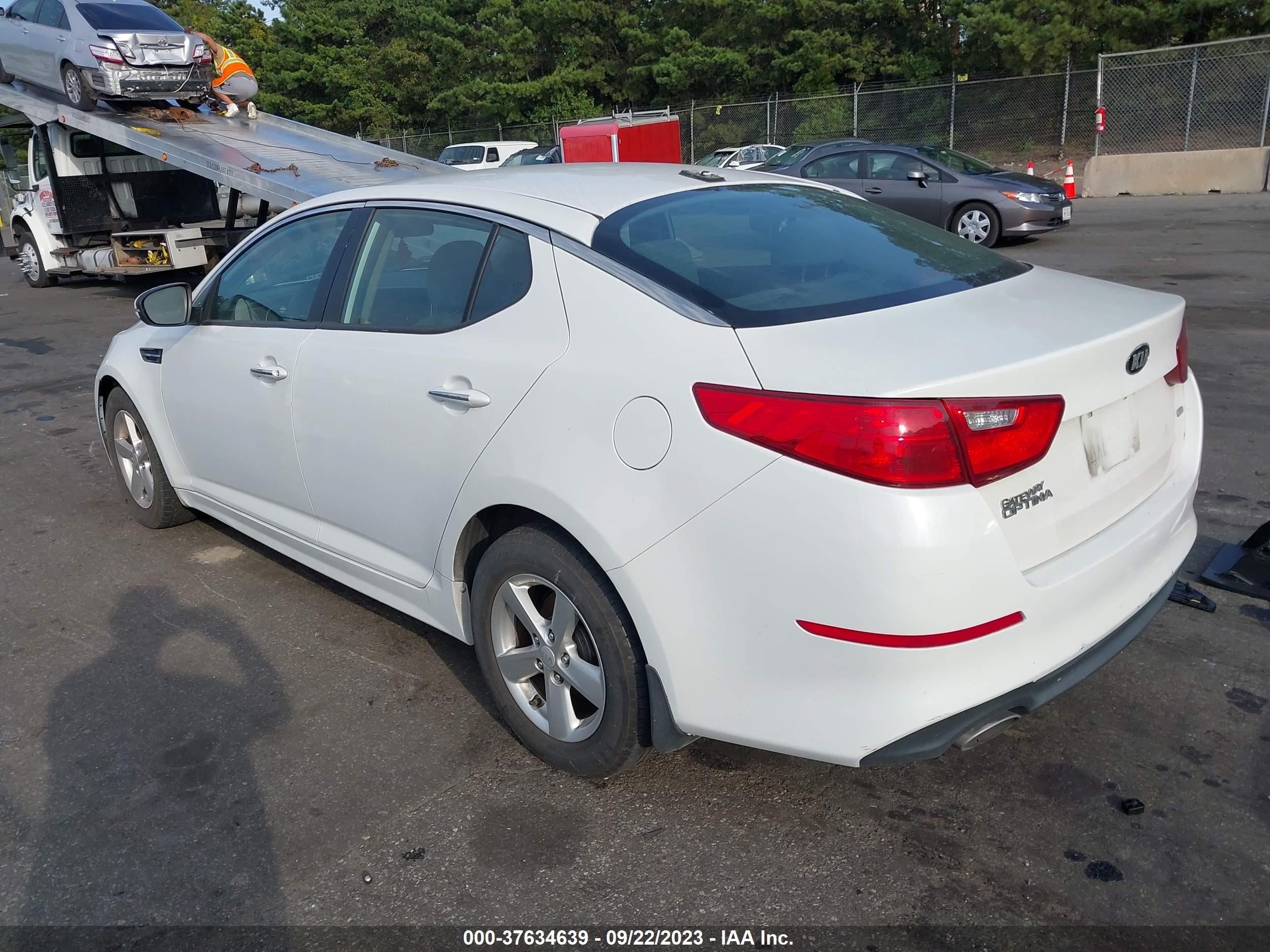 Photo 2 VIN: KNAGM4A78F5552246 - KIA OPTIMA 