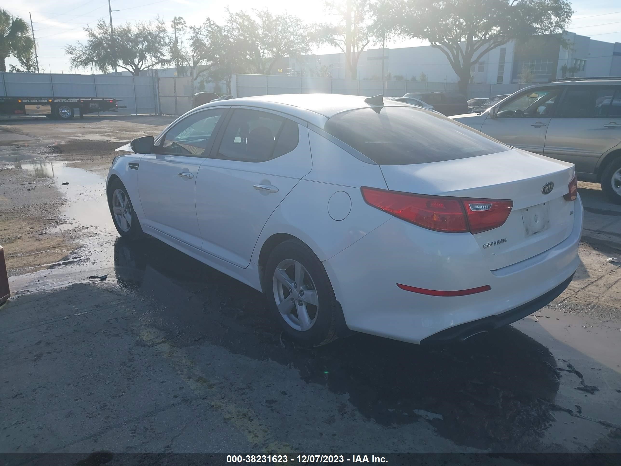 Photo 2 VIN: KNAGM4A78F5556961 - KIA OPTIMA 