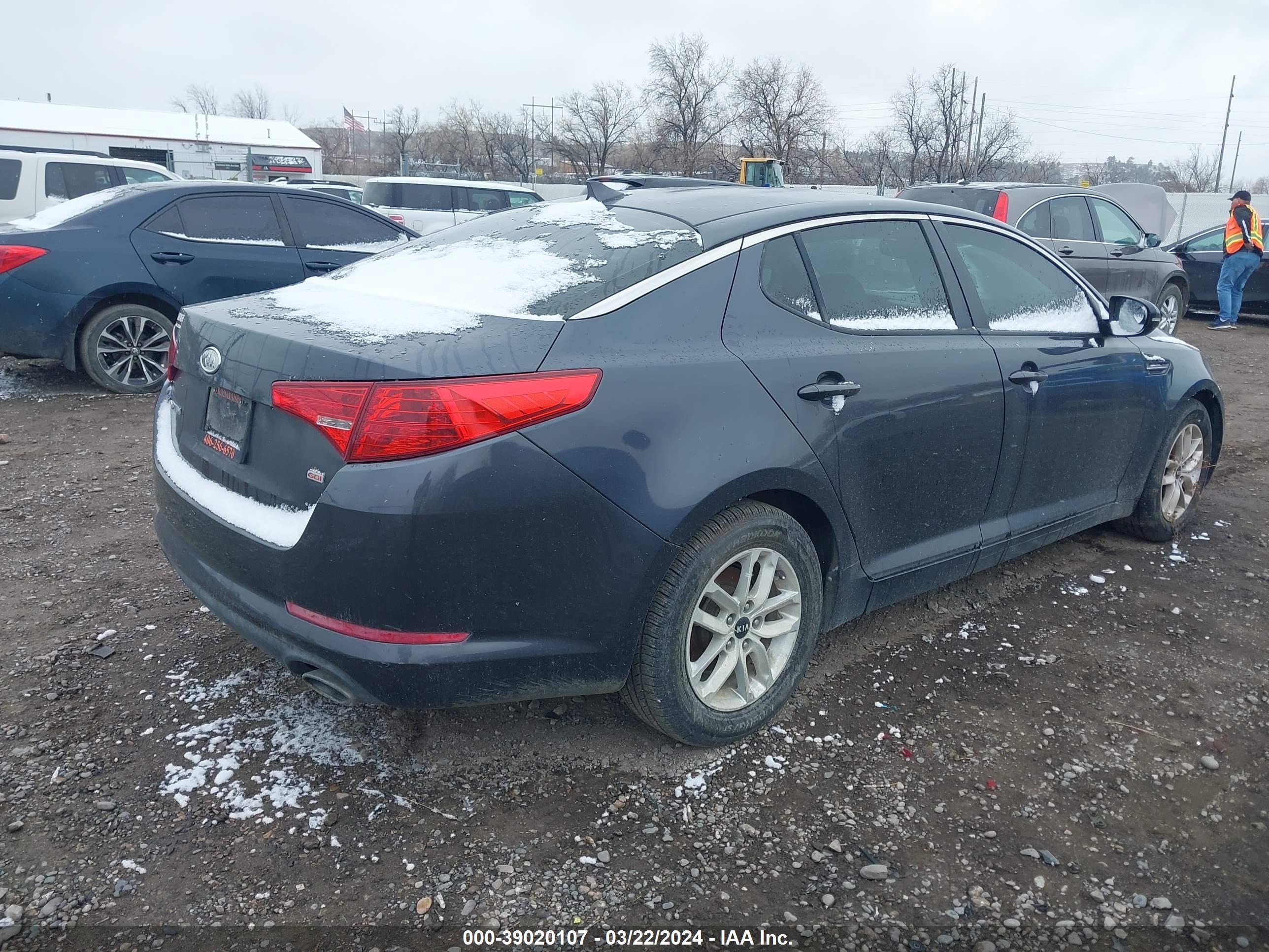 Photo 3 VIN: KNAGM4A7XB5077953 - KIA OPTIMA 