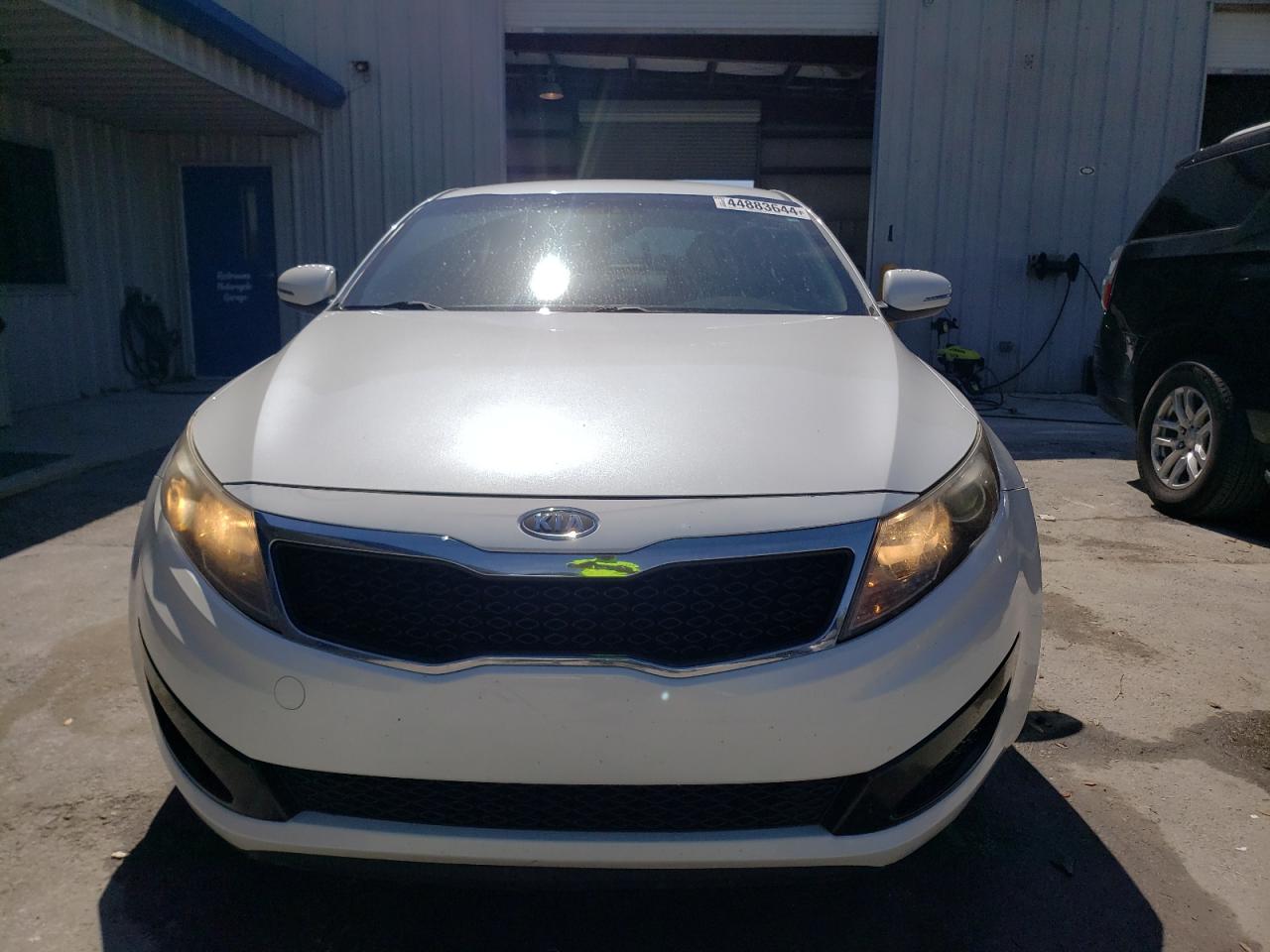 Photo 4 VIN: KNAGM4A7XB5152957 - KIA OPTIMA 