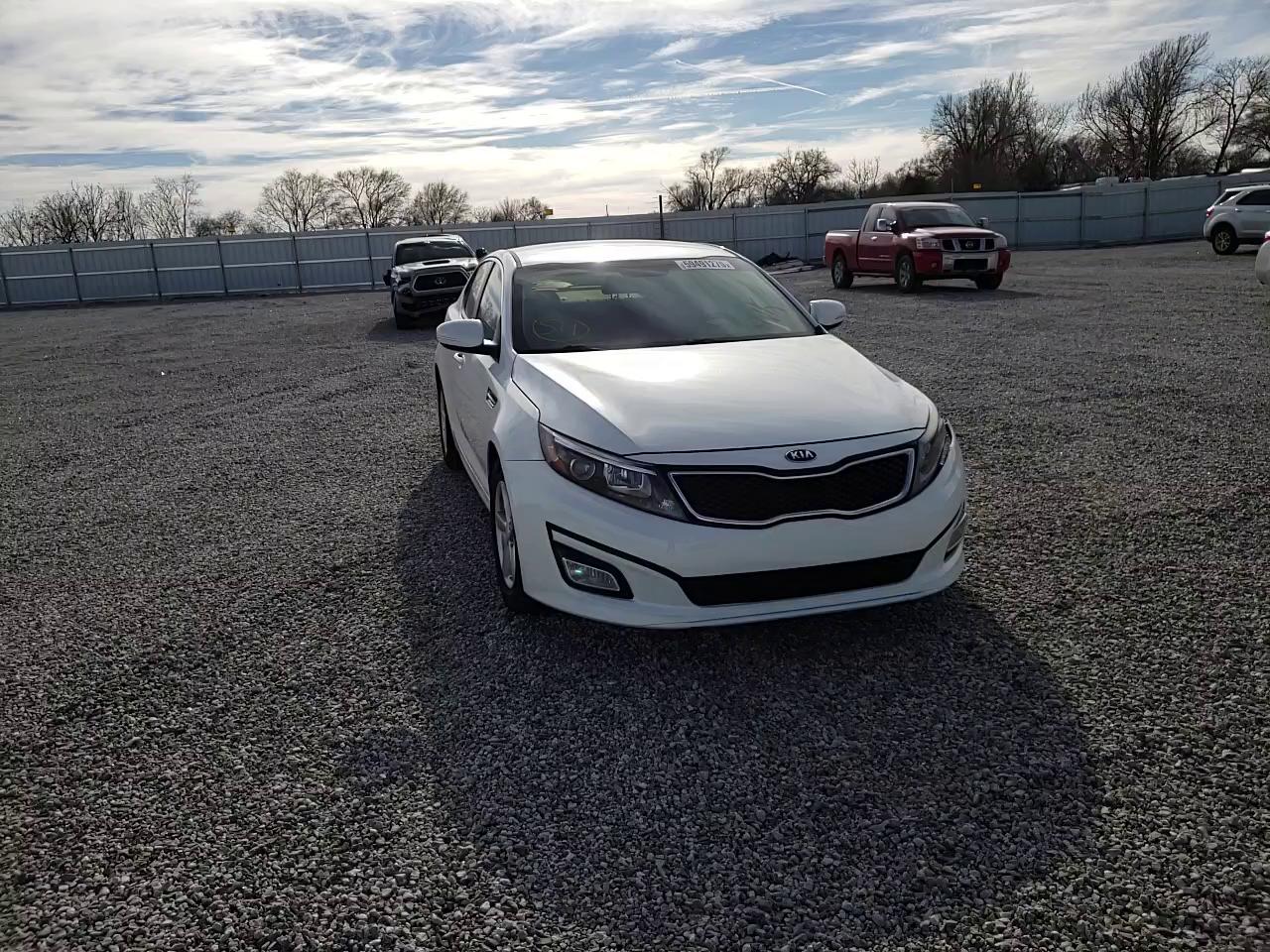 Photo 10 VIN: KNAGM4A7XF5575821 - KIA OPTIMA LX 