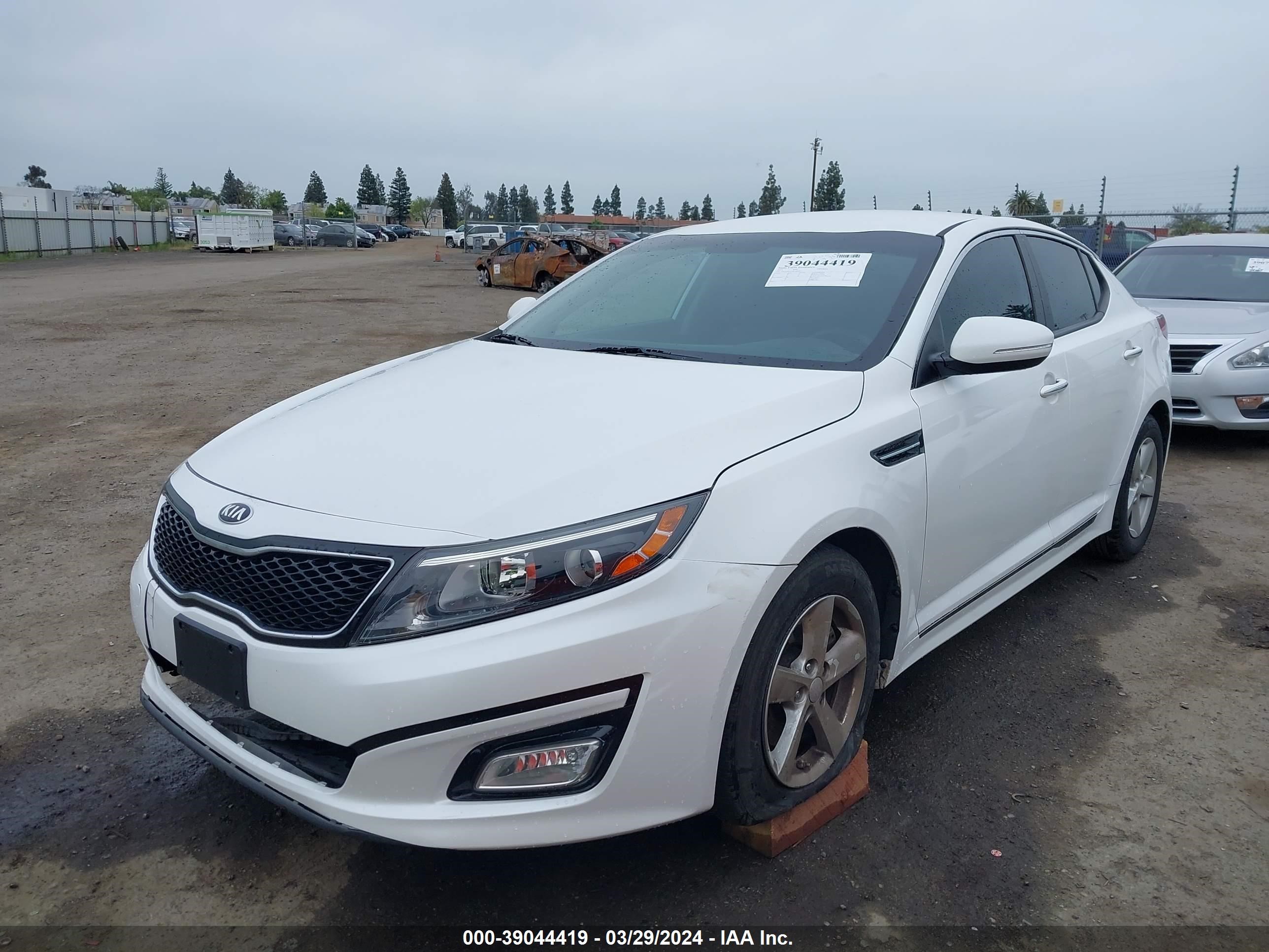 Photo 1 VIN: KNAGM4A7XF5665051 - KIA OPTIMA LX 