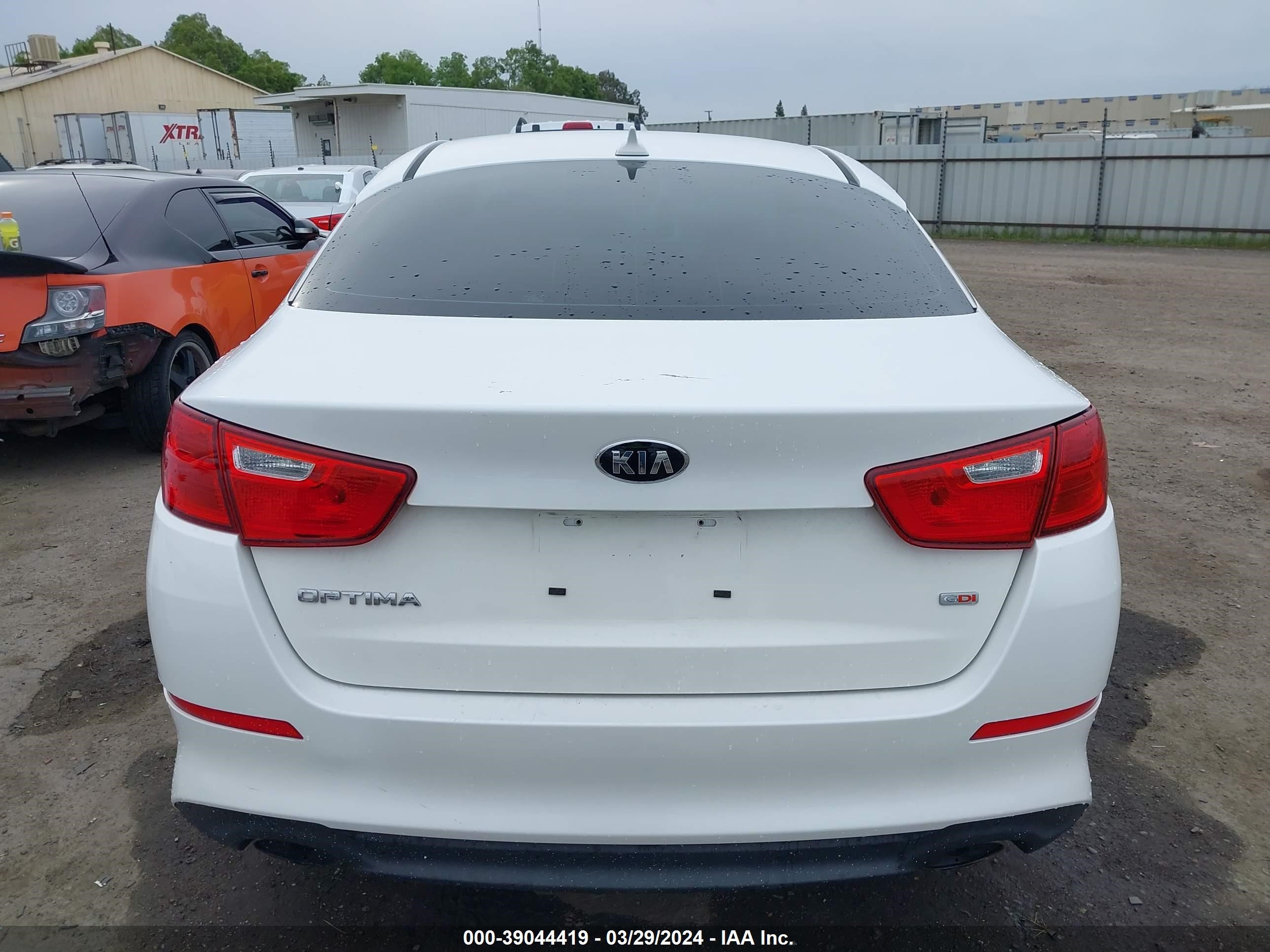 Photo 16 VIN: KNAGM4A7XF5665051 - KIA OPTIMA LX 