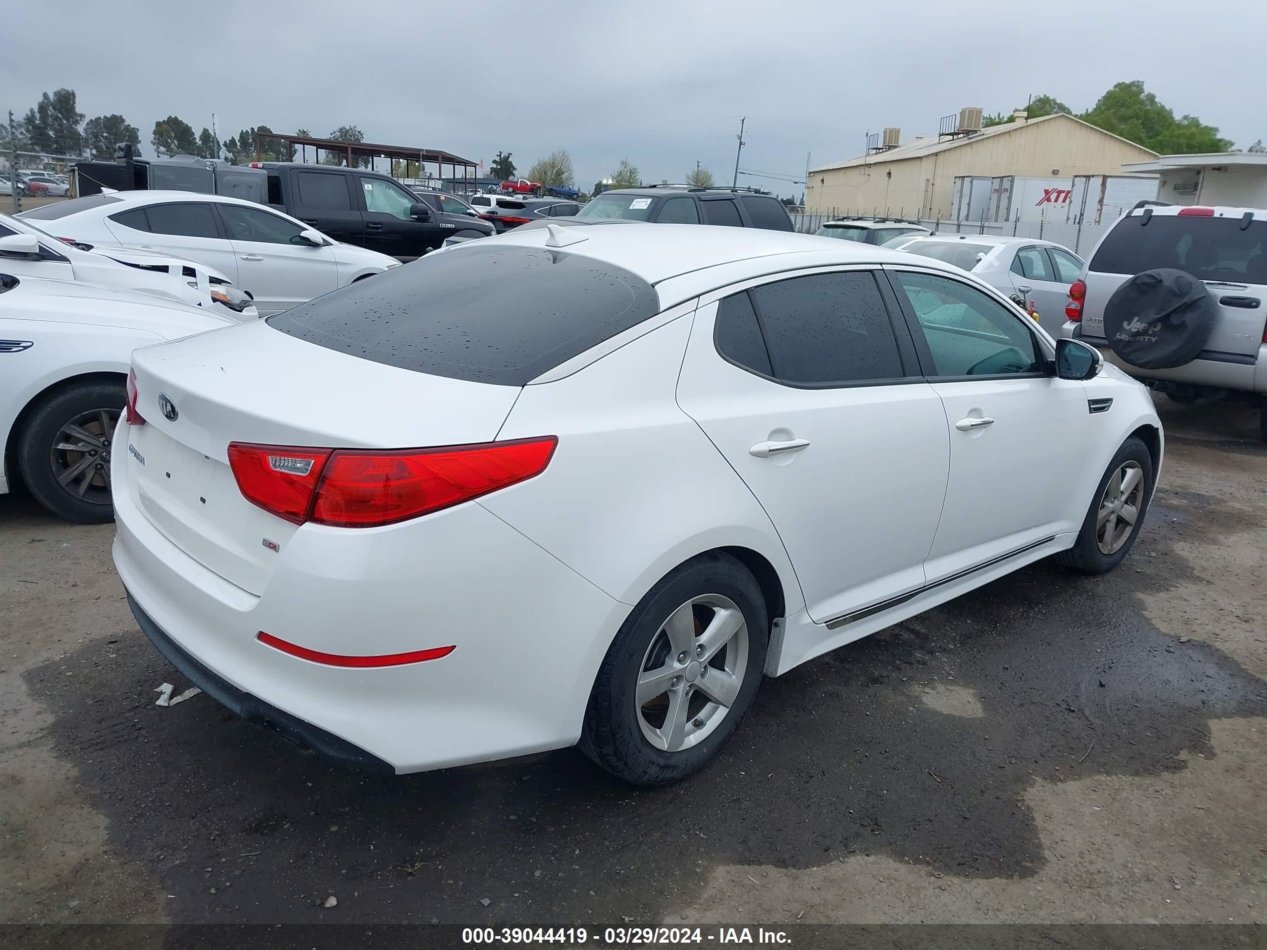 Photo 3 VIN: KNAGM4A7XF5665051 - KIA OPTIMA LX 