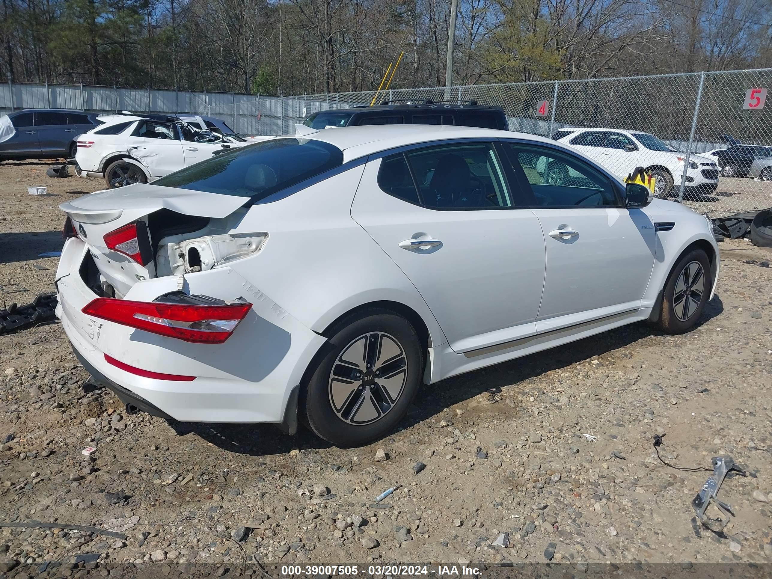 Photo 3 VIN: KNAGM4AD1D5046714 - KIA OPTIMA 