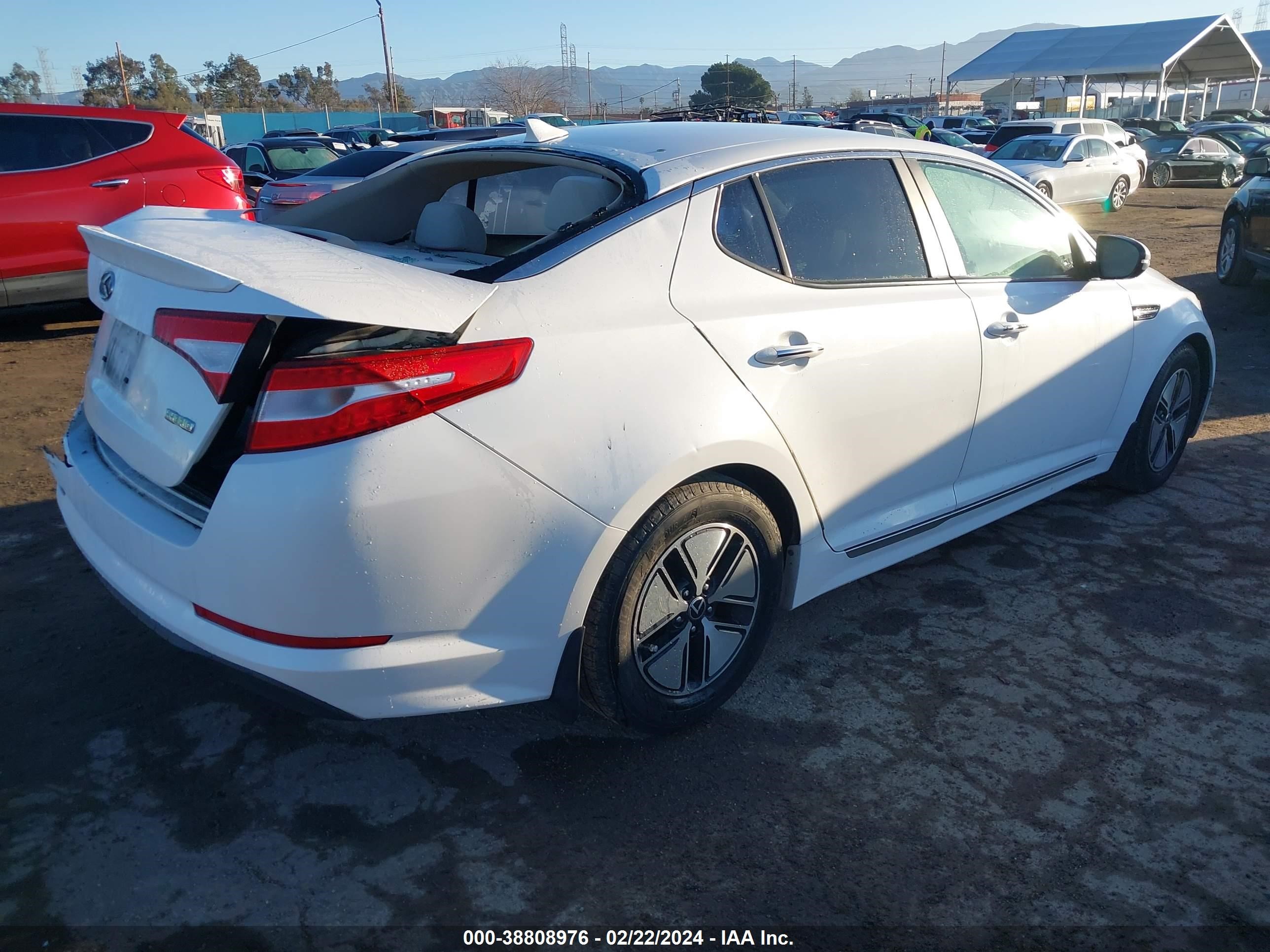 Photo 2 VIN: KNAGM4AD2C5020394 - KIA OPTIMA 