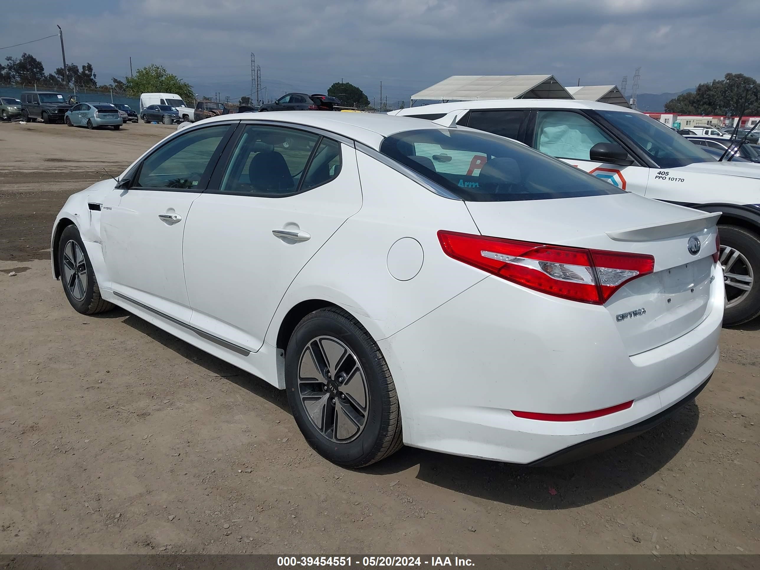 Photo 2 VIN: KNAGM4AD3D5052563 - KIA OPTIMA 