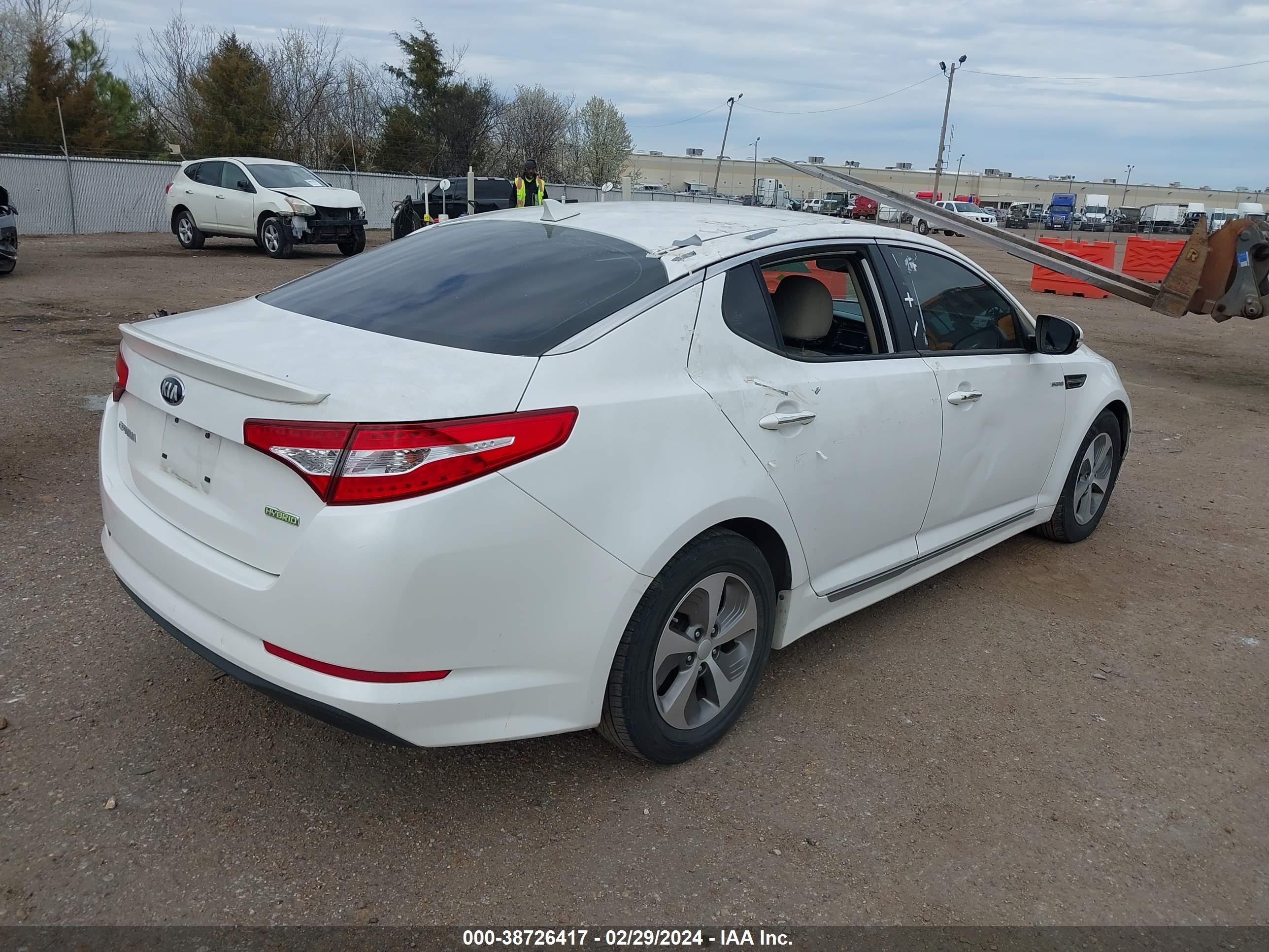 Photo 3 VIN: KNAGM4AD4D5052832 - KIA OPTIMA 