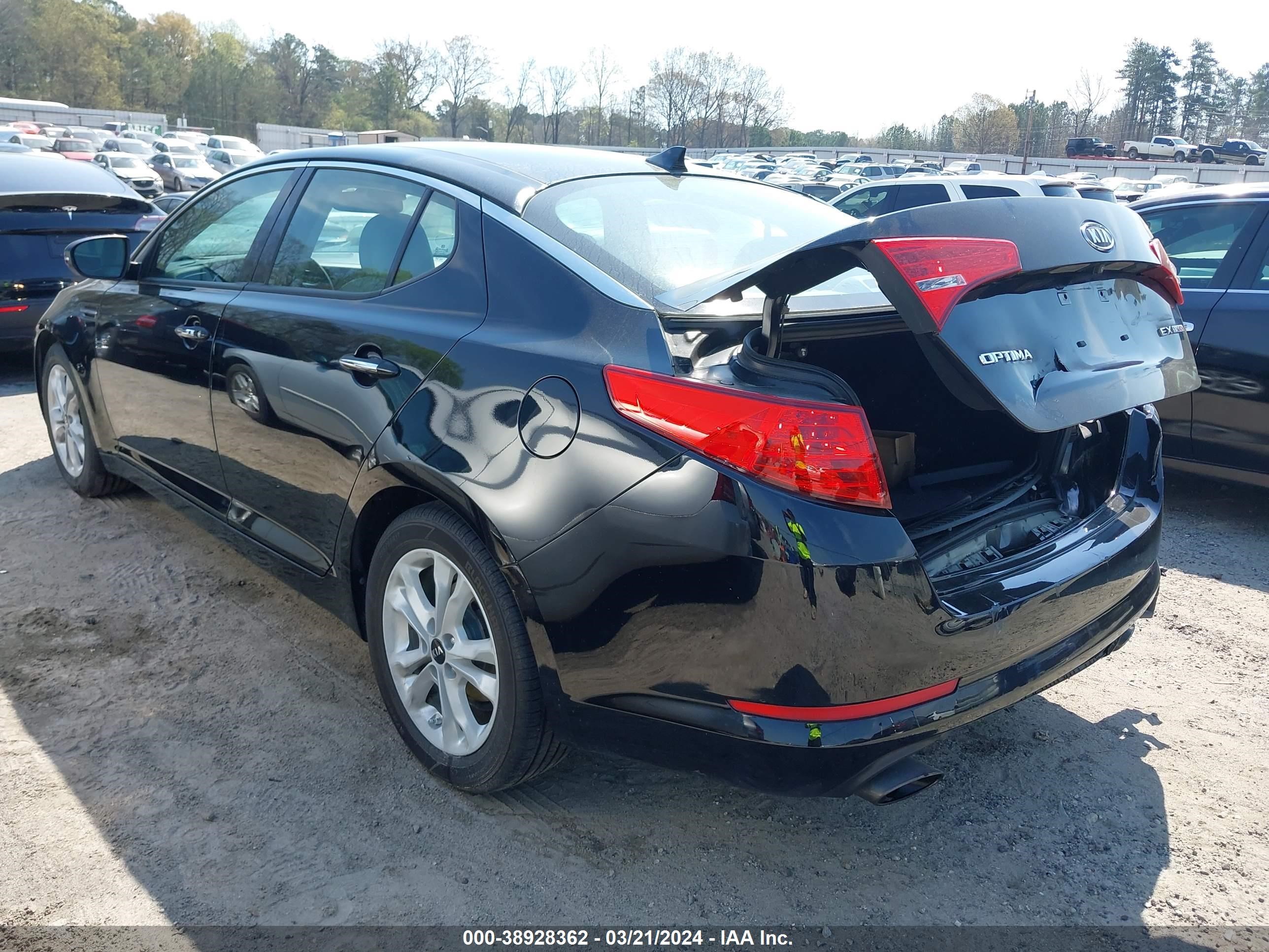 Photo 2 VIN: KNAGN4A64B5160749 - KIA OPTIMA 