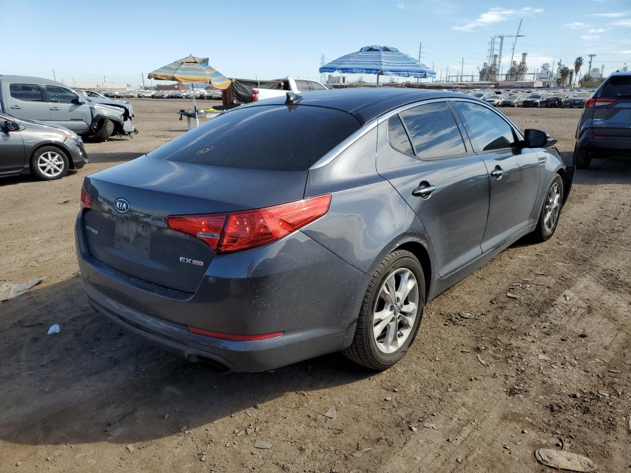 Photo 2 VIN: KNAGN4A70B5114425 - KIA OPTIMA 