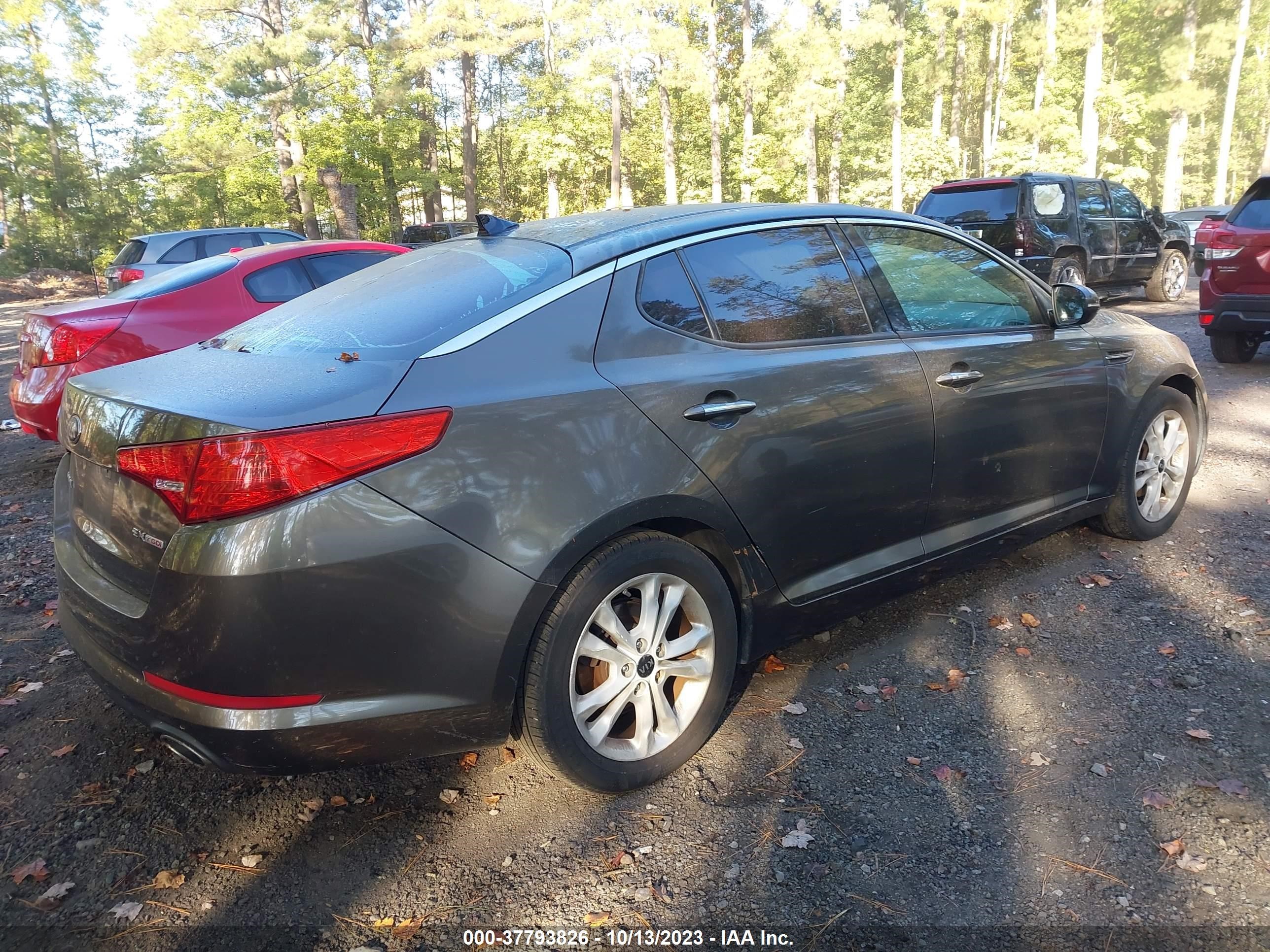 Photo 3 VIN: KNAGN4A71B5164394 - KIA OPTIMA 