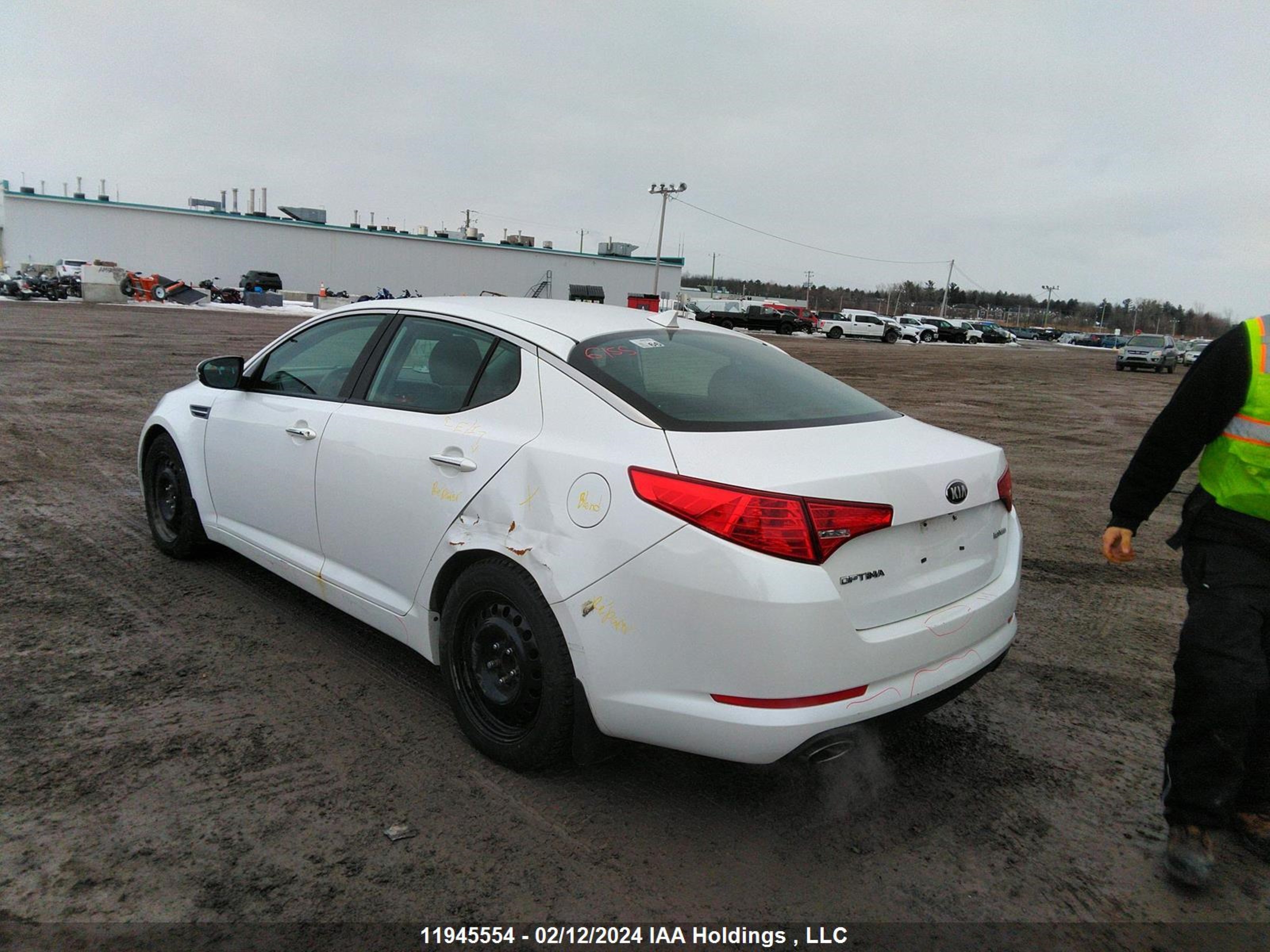 Photo 2 VIN: KNAGN4A75D5393731 - KIA OPTIMA 