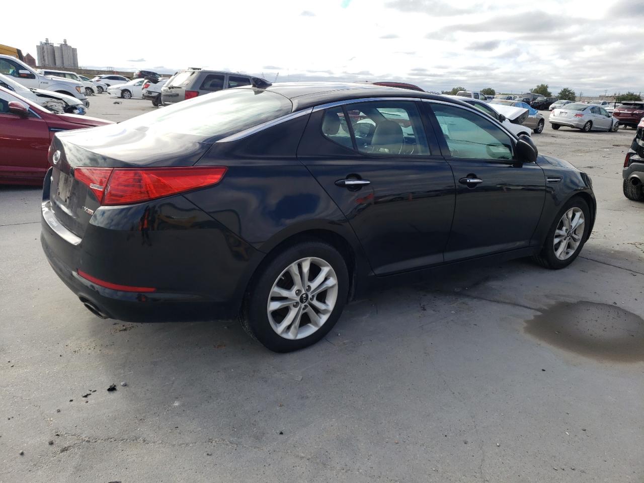 Photo 2 VIN: KNAGN4A78B5116312 - KIA OPTIMA 