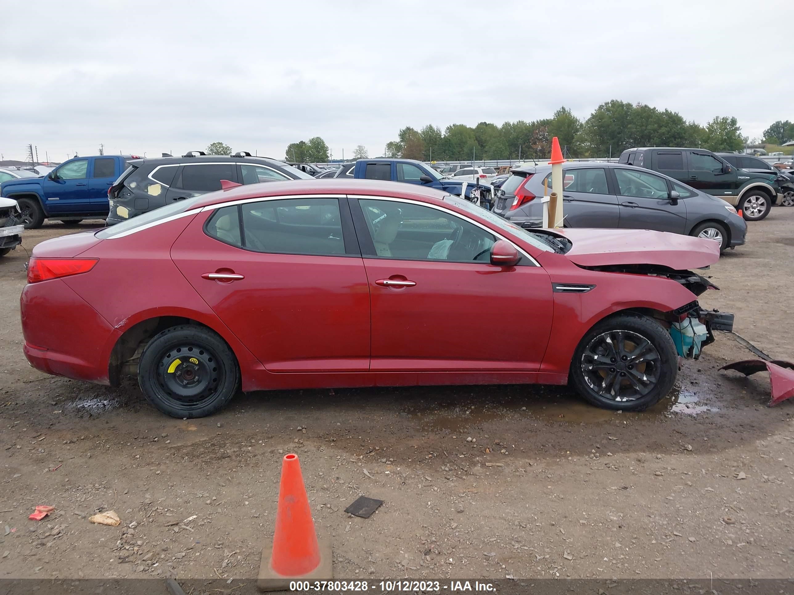 Photo 12 VIN: KNAGN4A79B5076001 - KIA OPTIMA 