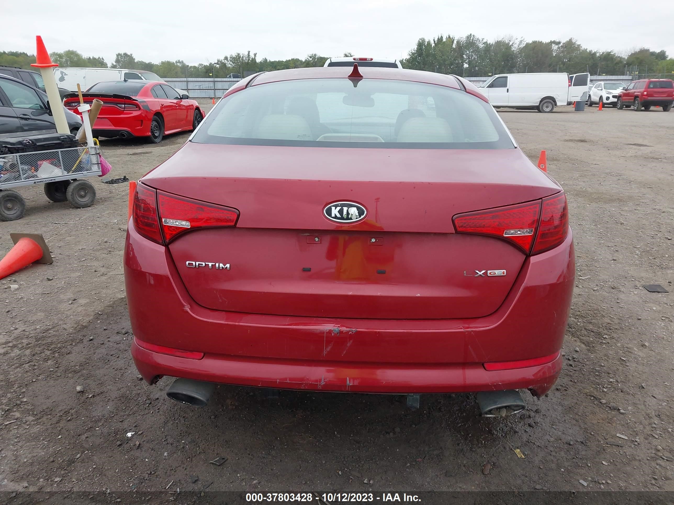 Photo 15 VIN: KNAGN4A79B5076001 - KIA OPTIMA 