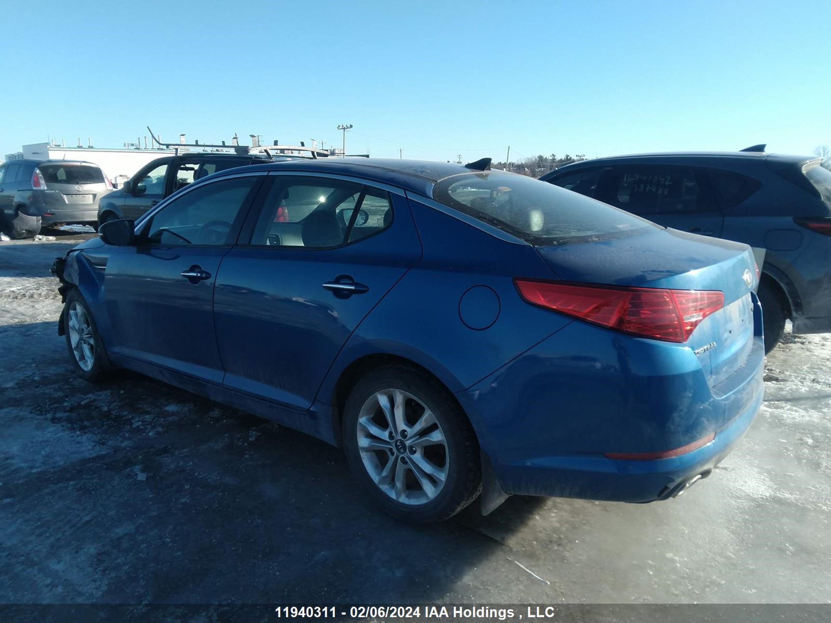 Photo 2 VIN: KNAGN4A79D5371392 - KIA OPTIMA 