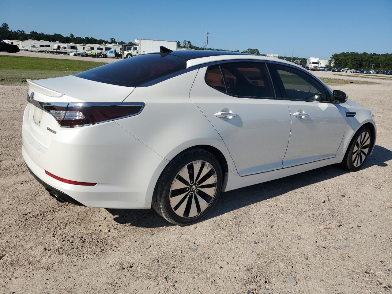 Photo 2 VIN: KNAGR4A65B5088710 - KIA OPTIMA 