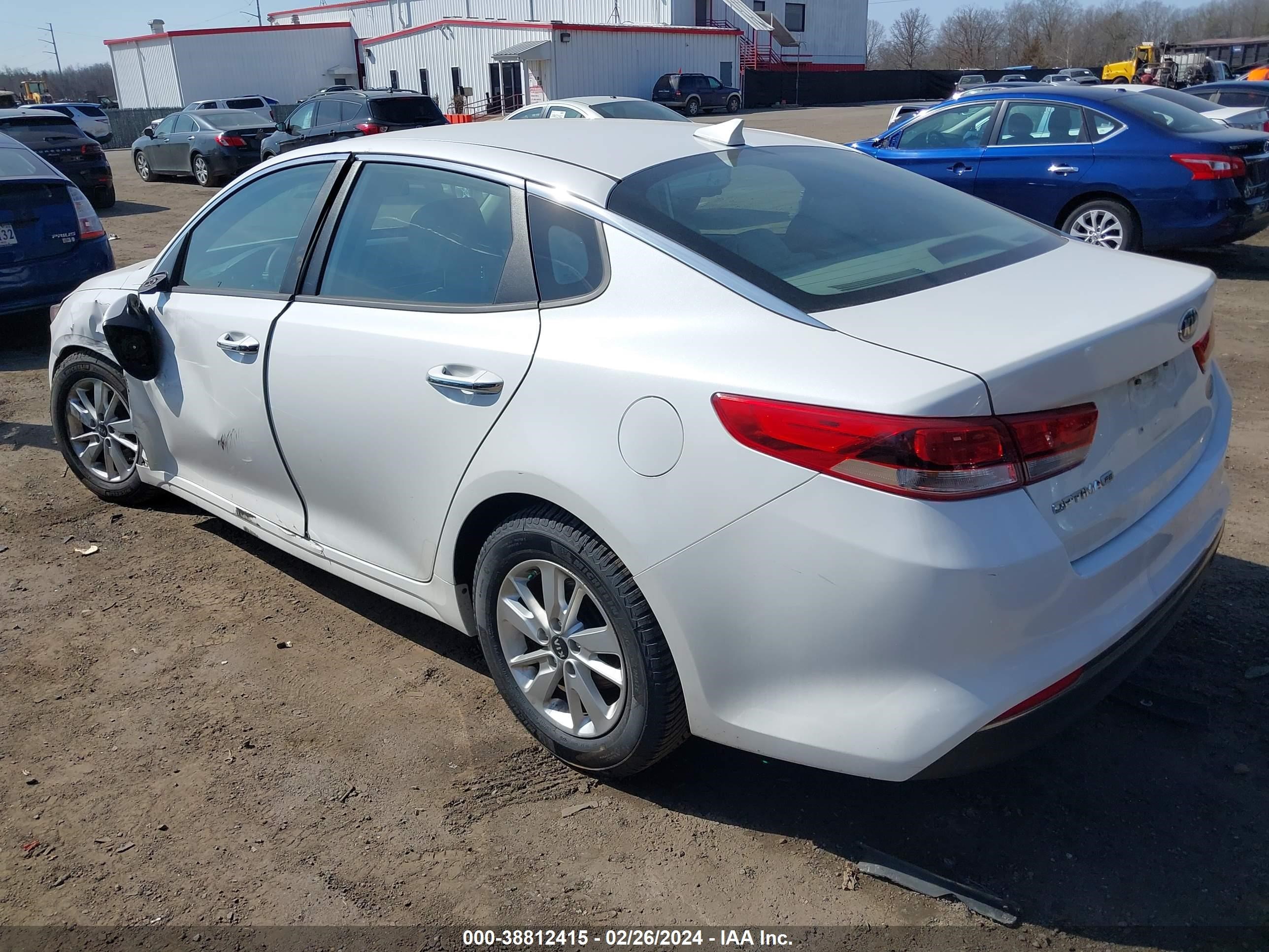 Photo 2 VIN: KNAGT4L30G5098928 - KIA OPTIMA 