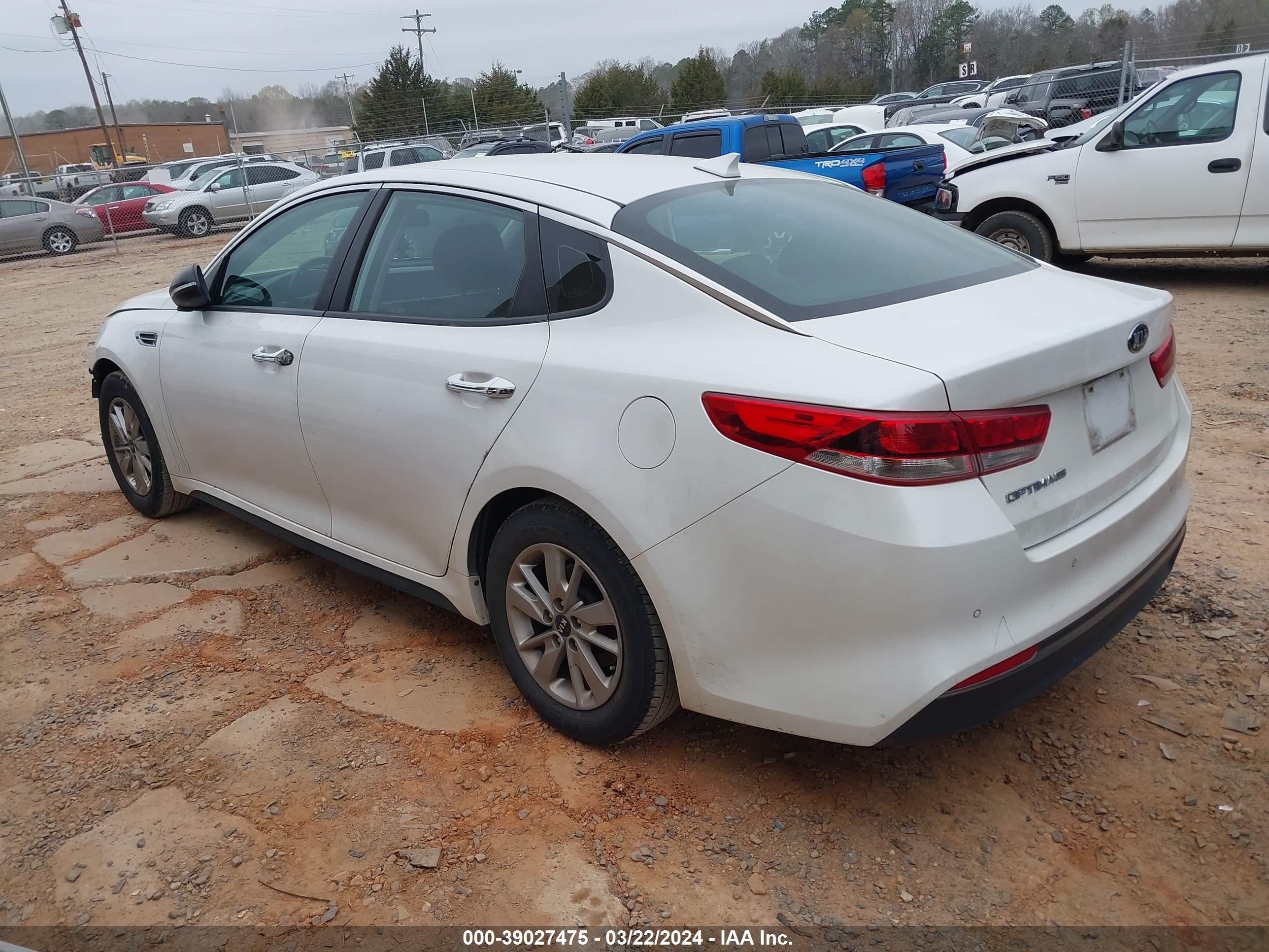 Photo 2 VIN: KNAGT4L30J5212904 - KIA OPTIMA 