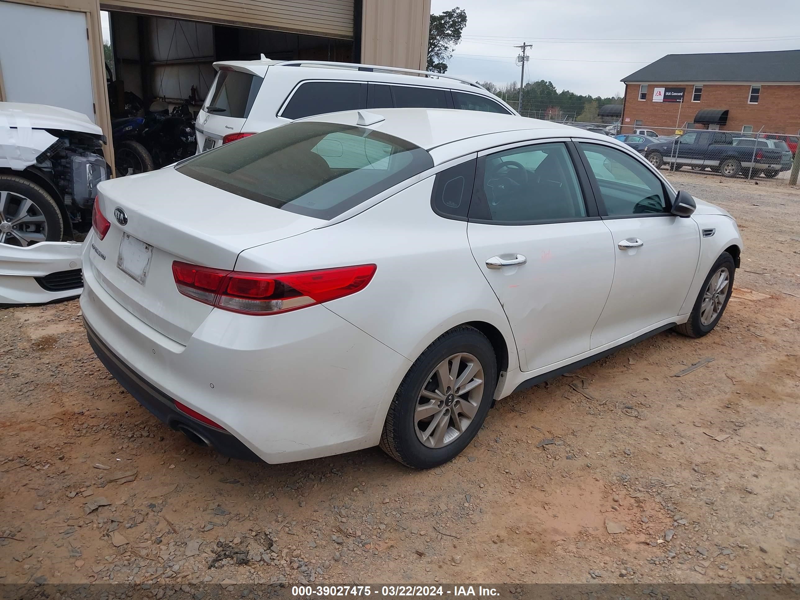 Photo 3 VIN: KNAGT4L30J5212904 - KIA OPTIMA 