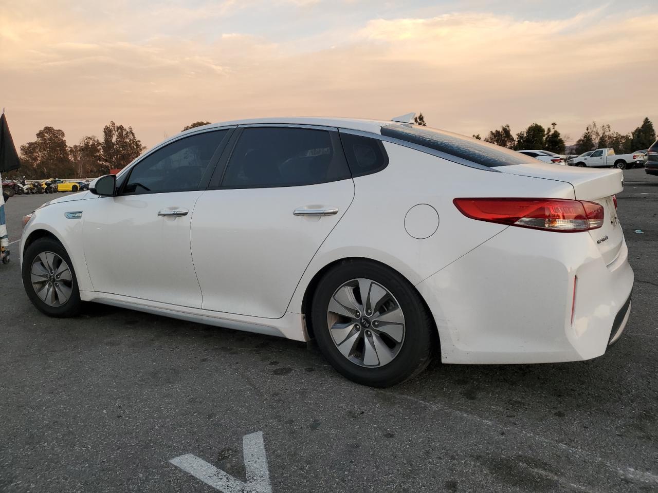 Photo 1 VIN: KNAGT4LE5J5020587 - KIA OPTIMA 