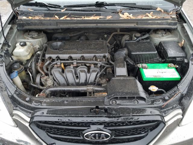 Photo 6 VIN: KNAHG8A83A7293576 - KIA RONDO LX 