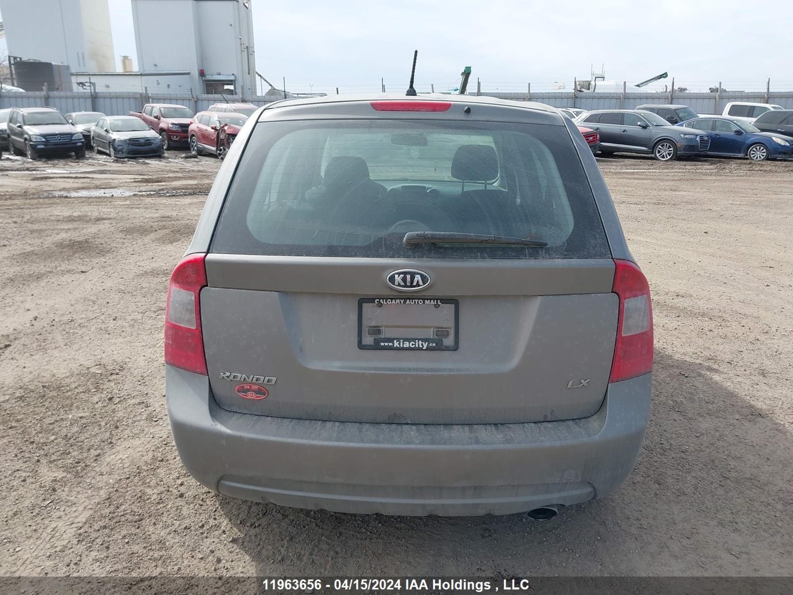 Photo 15 VIN: KNAHG8A87C7411566 - KIA RONDO 