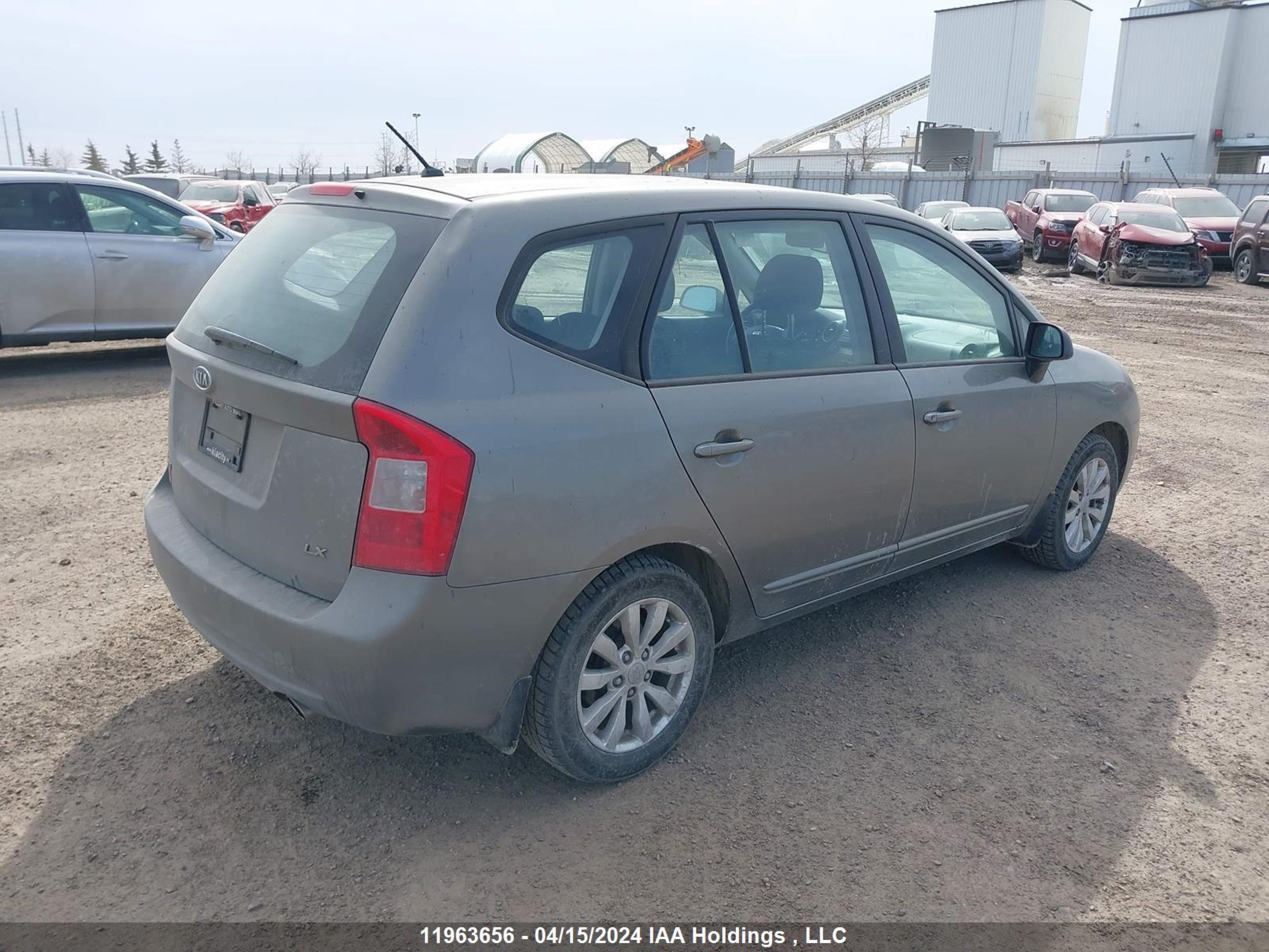 Photo 3 VIN: KNAHG8A87C7411566 - KIA RONDO 