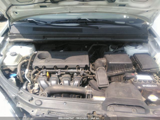 Photo 9 VIN: KNAHG8C97A7302849 - KIA RONDO 