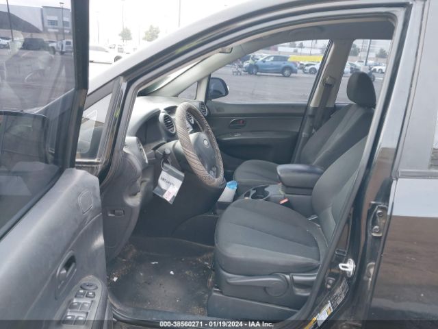 Photo 4 VIN: KNAHG8C99A7302836 - KIA RONDO 