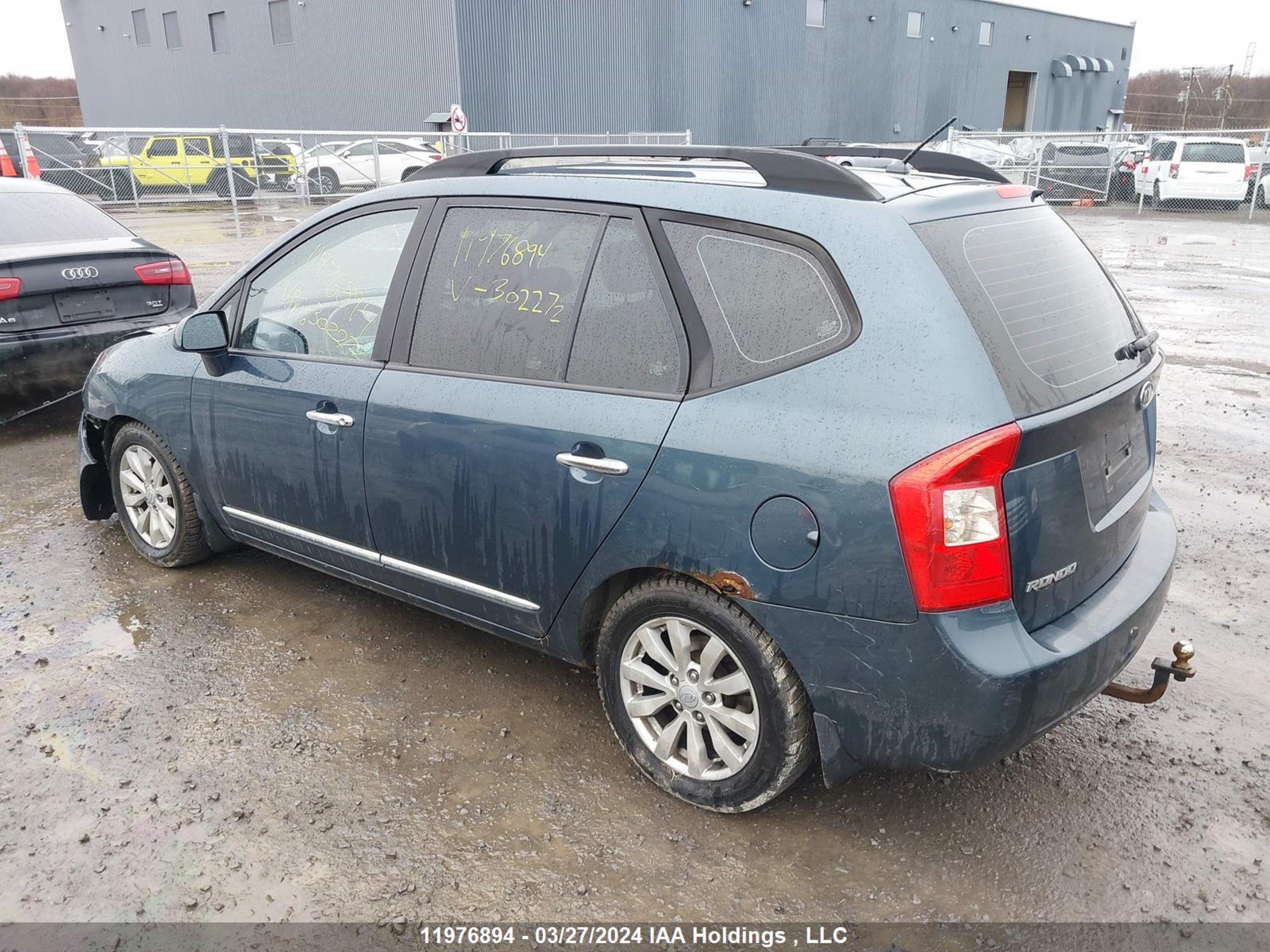 Photo 2 VIN: KNAHH8C67A7302272 - KIA RONDO 