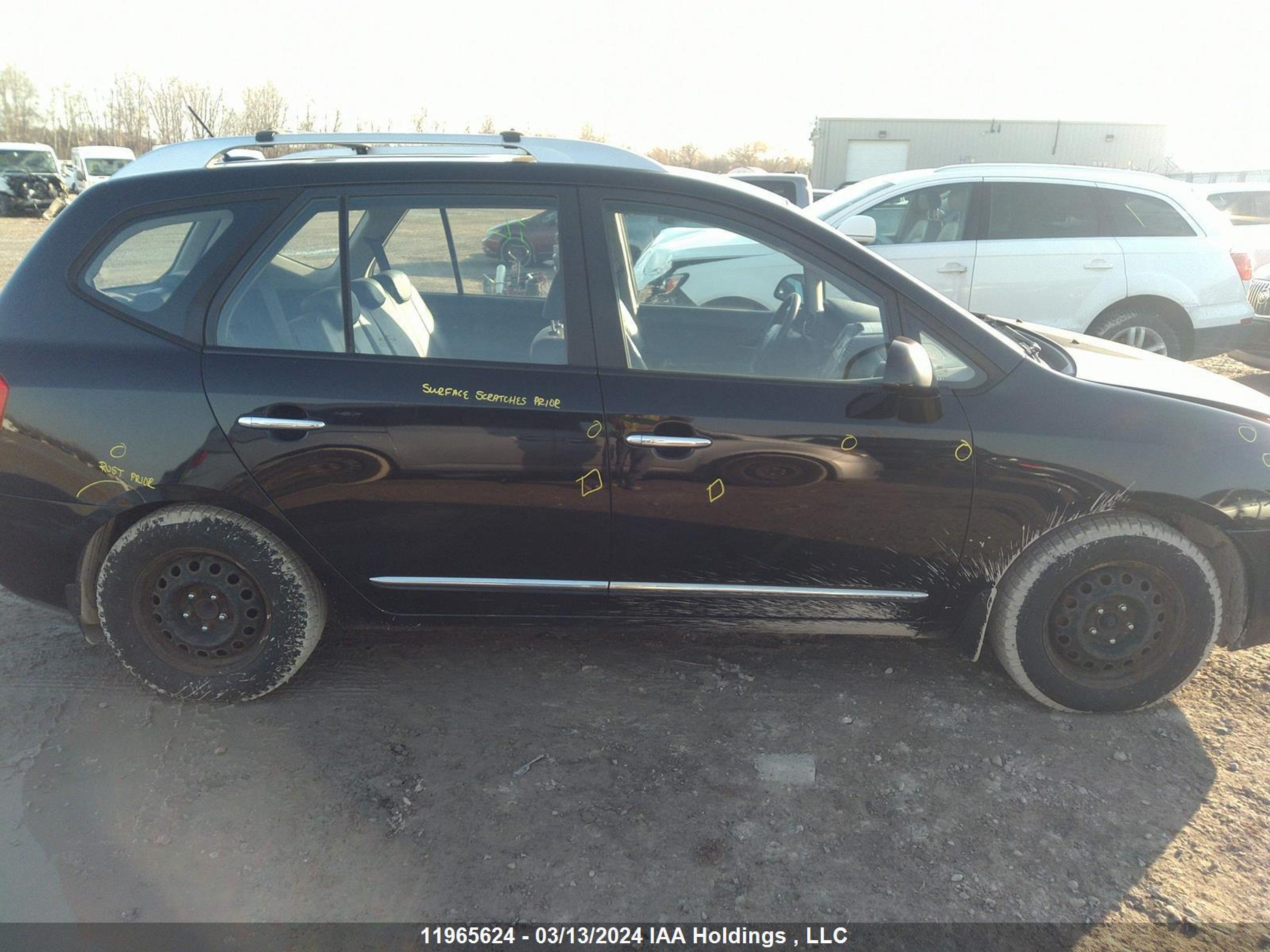 Photo 12 VIN: KNAHH8C69B7360241 - KIA RONDO 