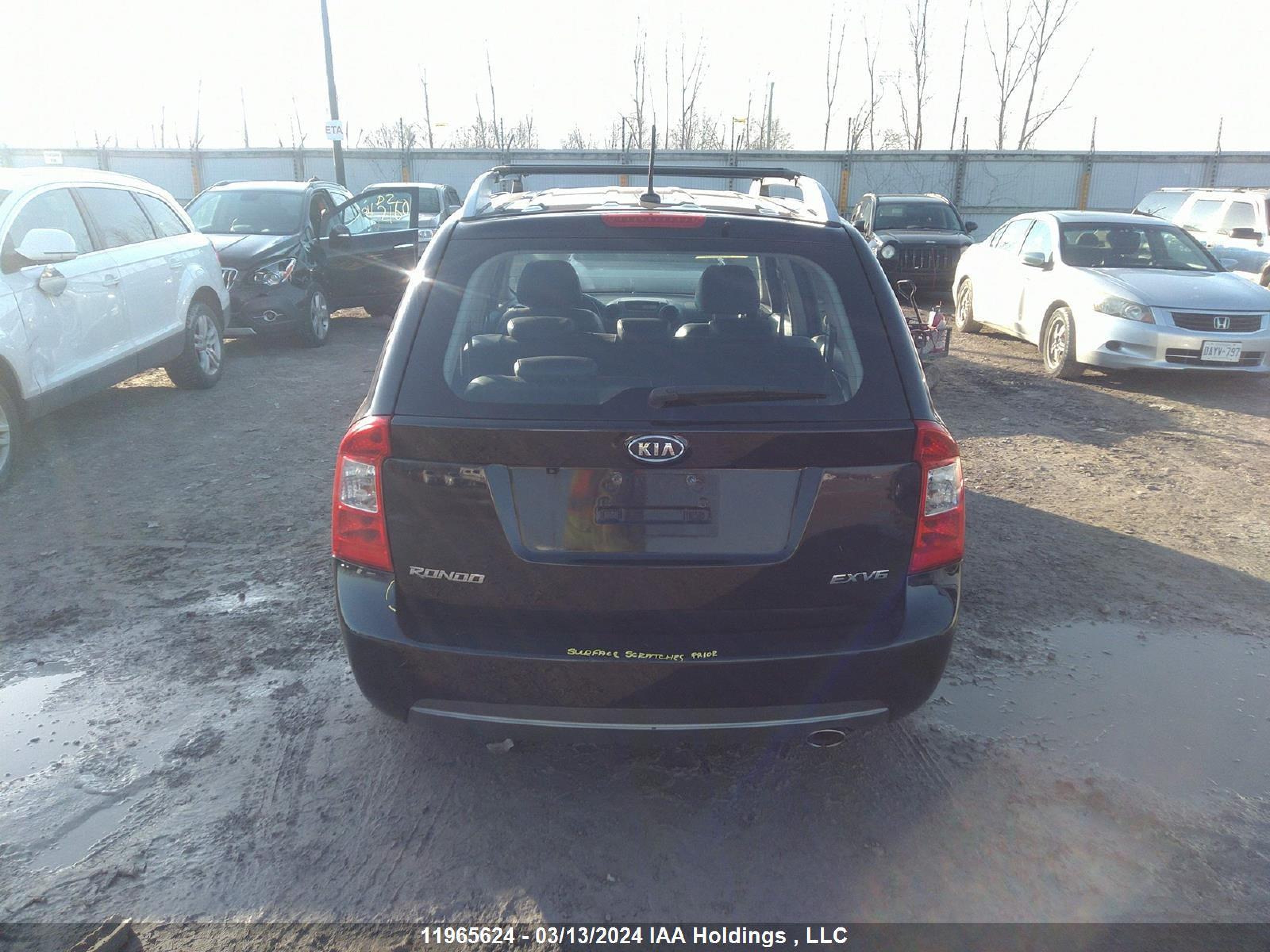 Photo 15 VIN: KNAHH8C69B7360241 - KIA RONDO 