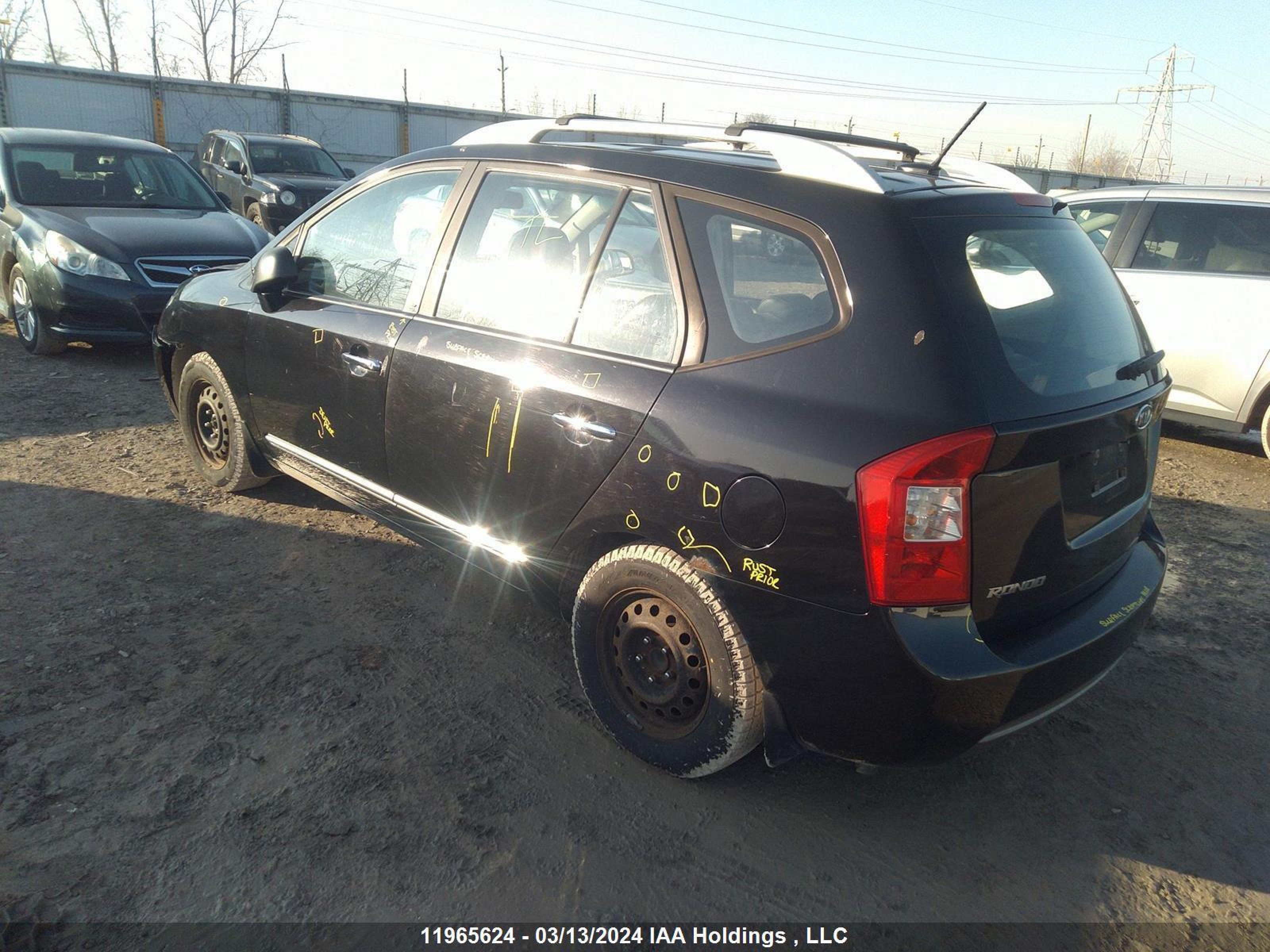 Photo 2 VIN: KNAHH8C69B7360241 - KIA RONDO 