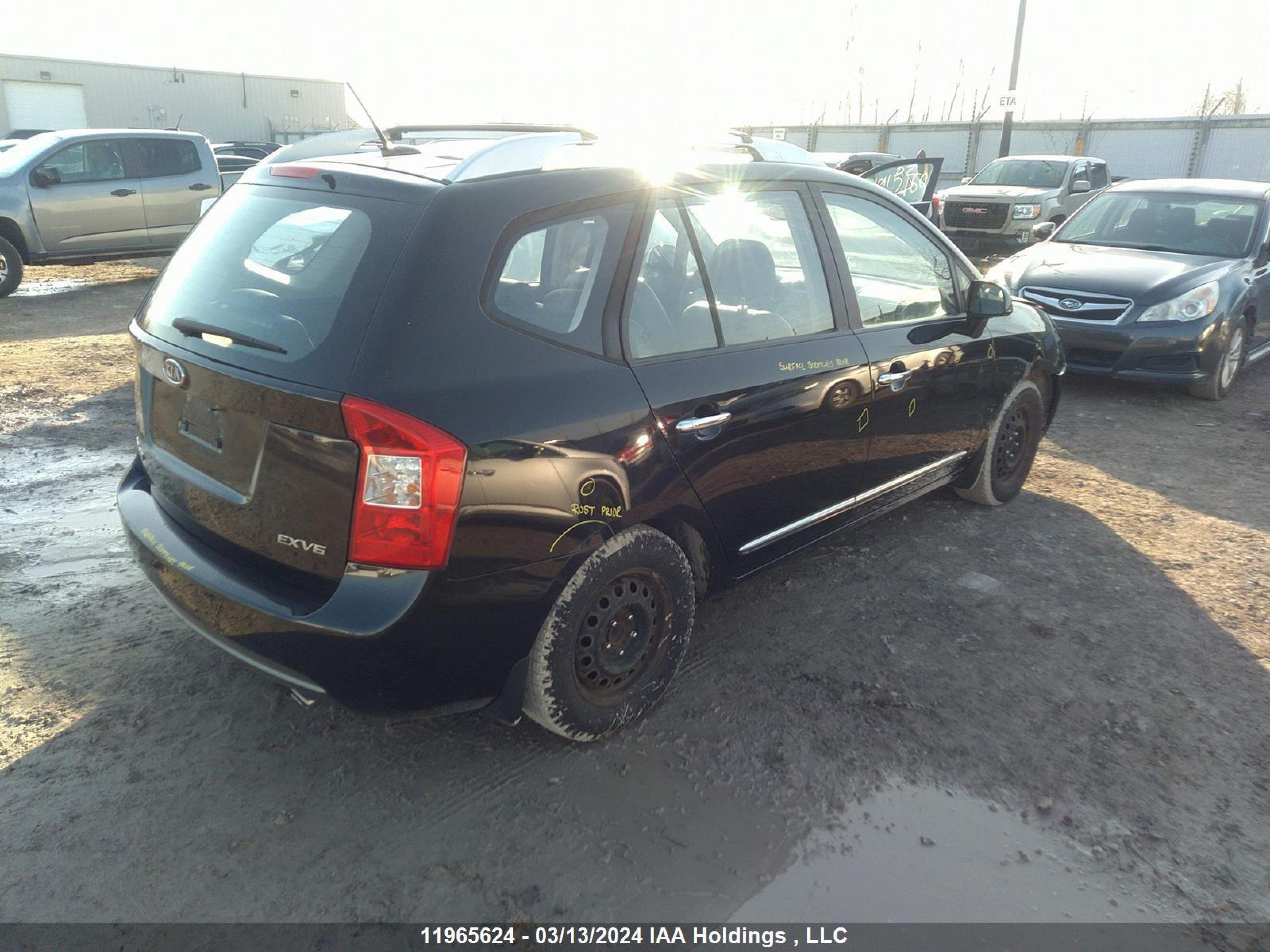 Photo 3 VIN: KNAHH8C69B7360241 - KIA RONDO 